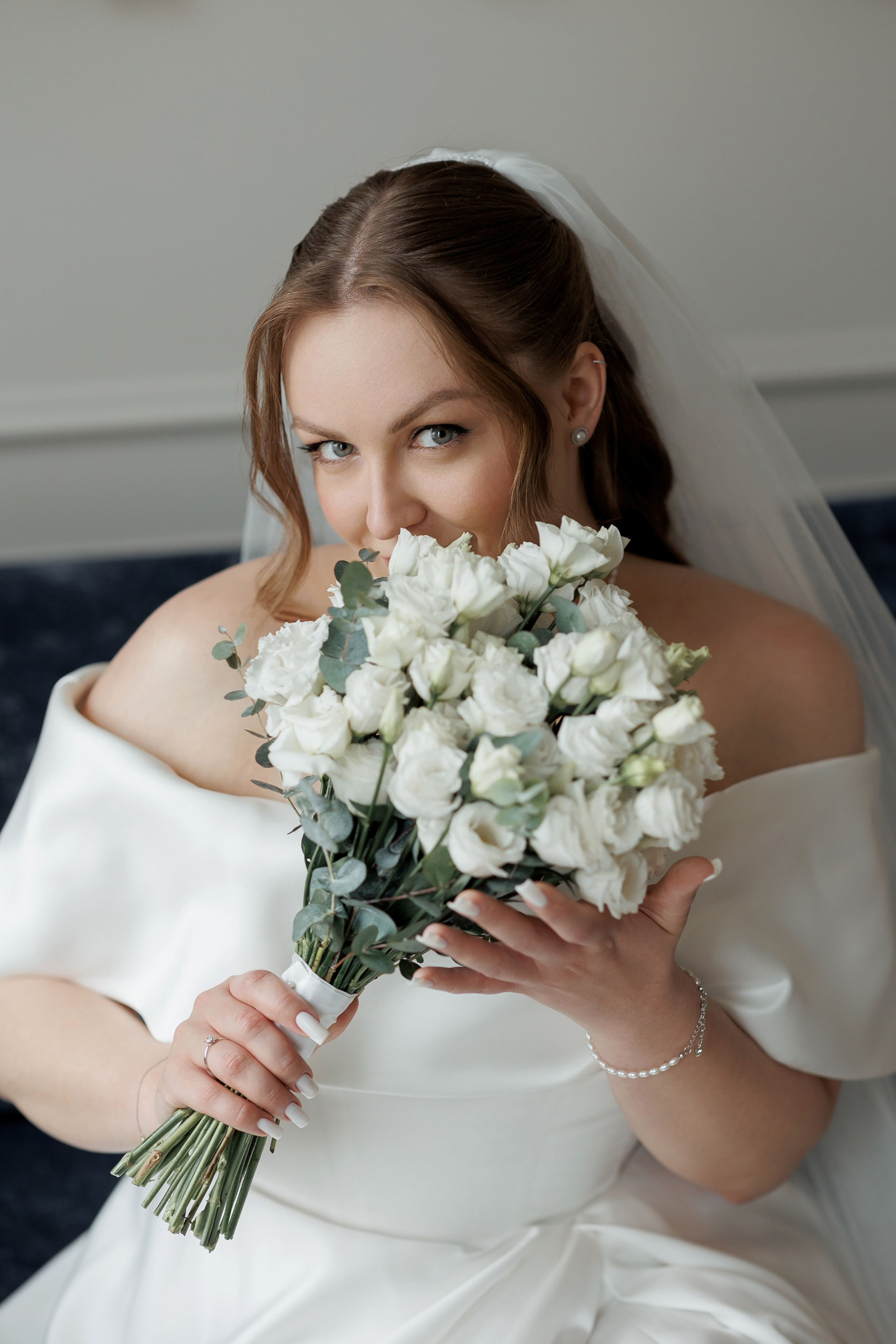 Свадебная фотосессия в отеле Marriott imperial plaza в Москве. Свадебный фотограф в Москве Дарья Олендарёва