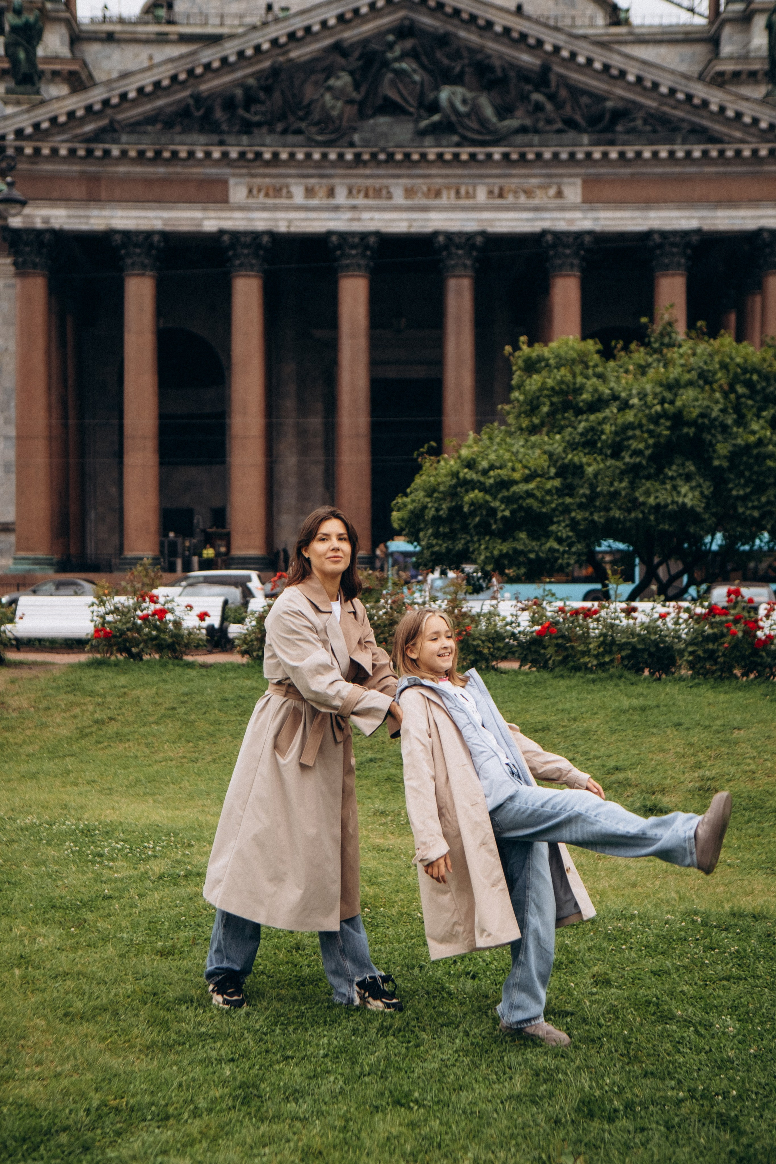 Семейная прогулочная фотосессия в Санкт-Петербурге. Фотограф в Санкт-Петербурге Кристина Брянская