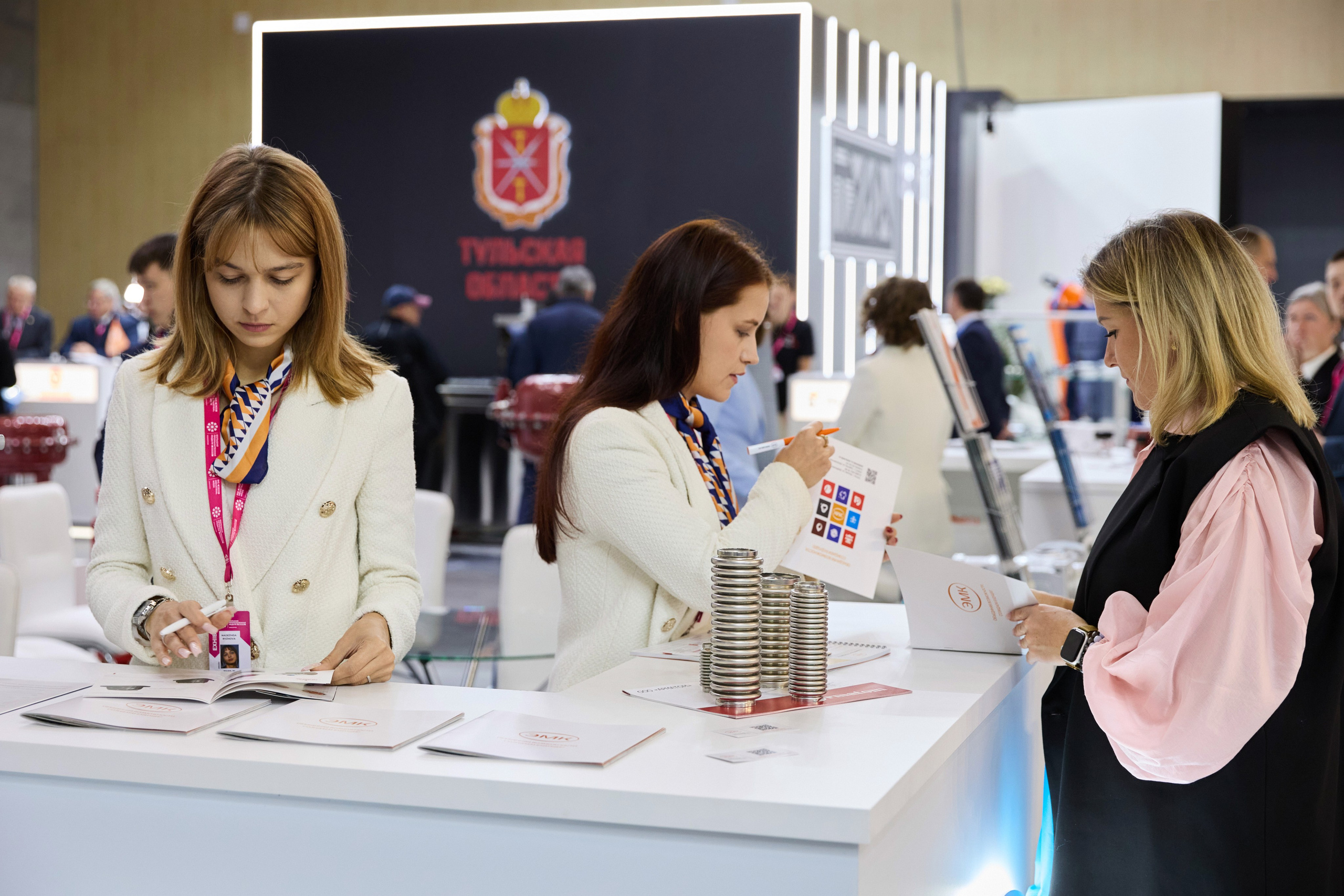 Выставка. Свадебная, репортажная фотосъемка и видеосъемка в Минске. Илья и Юлия Ширмановы. Фотограф | Видеограф | Минск