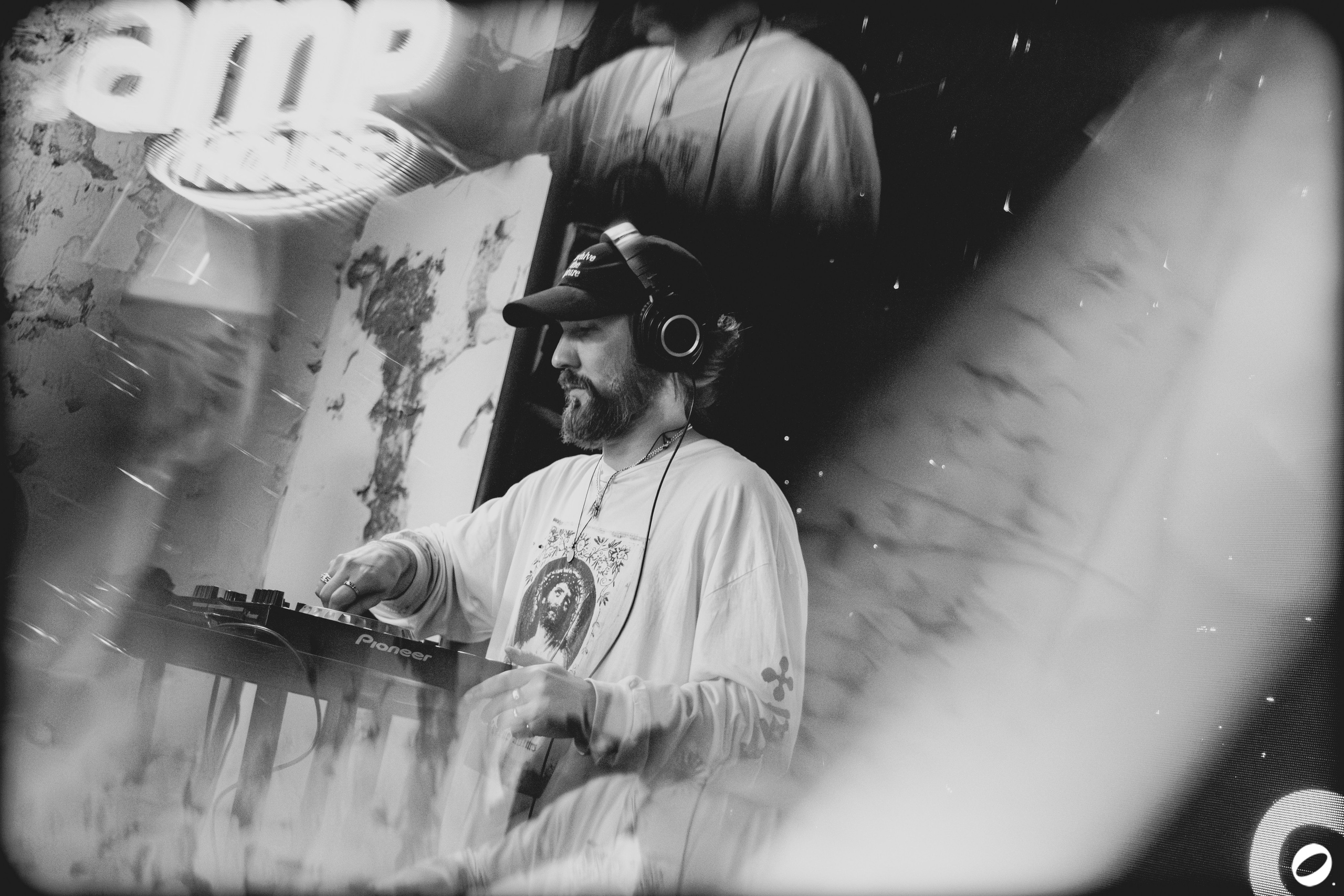 ODD.CLUB 04/04 (@youlovebu). Соня бу тебя сфоткала