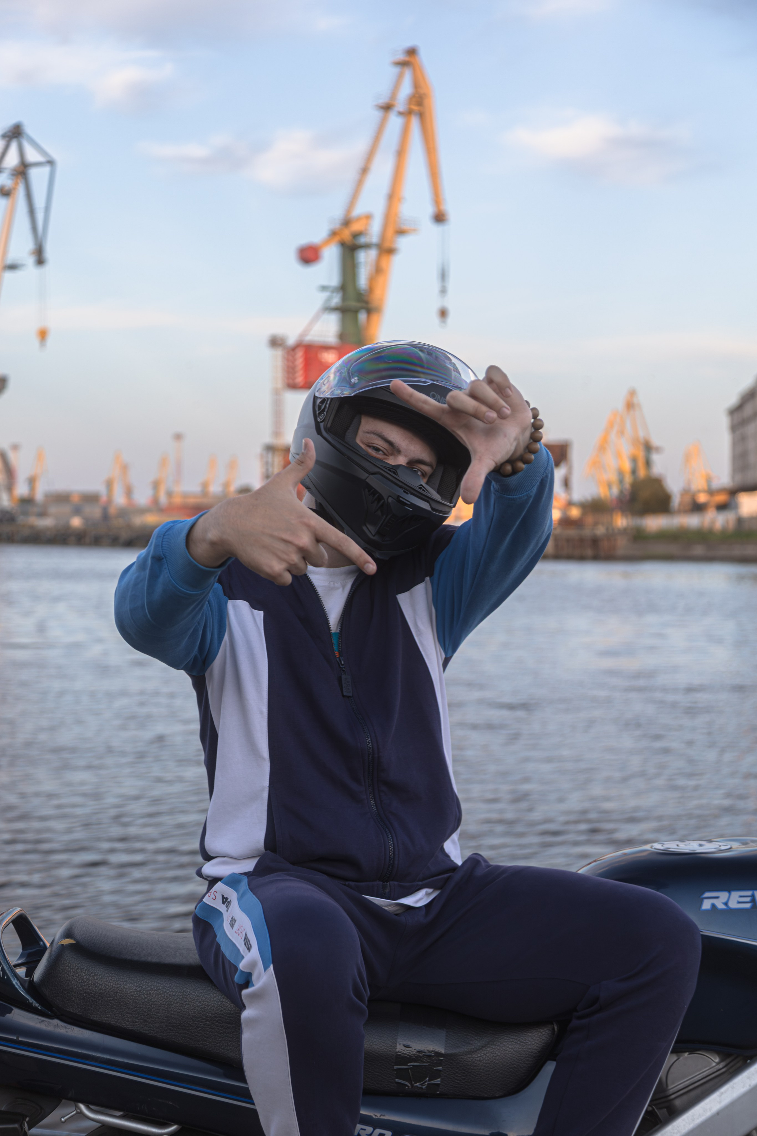 Daniil R. — Digital Noise —