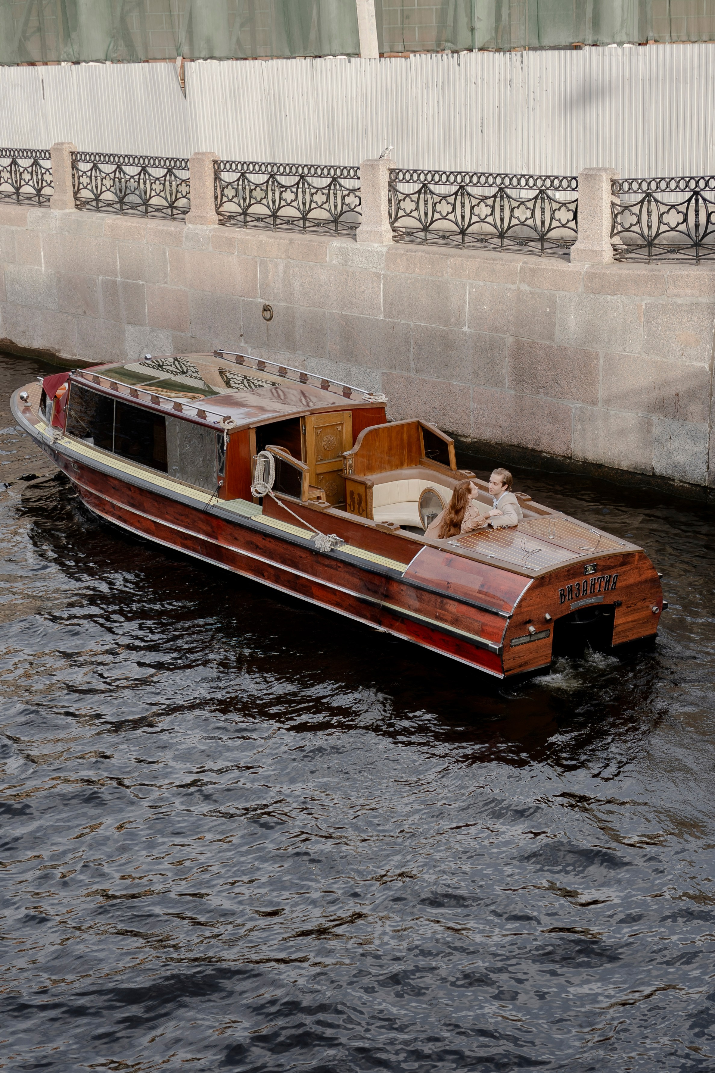 СВАДЕНБНАЯ СЬЕМКА НА КАТЕРЕ ПО КАНАЛАМ САНКТ-ПЕТЕРБУРГА И В АКВАТОРИИ НЕВЫ. Профессиональный фотограф, Санкт-Петербург — Виктория Богомолова