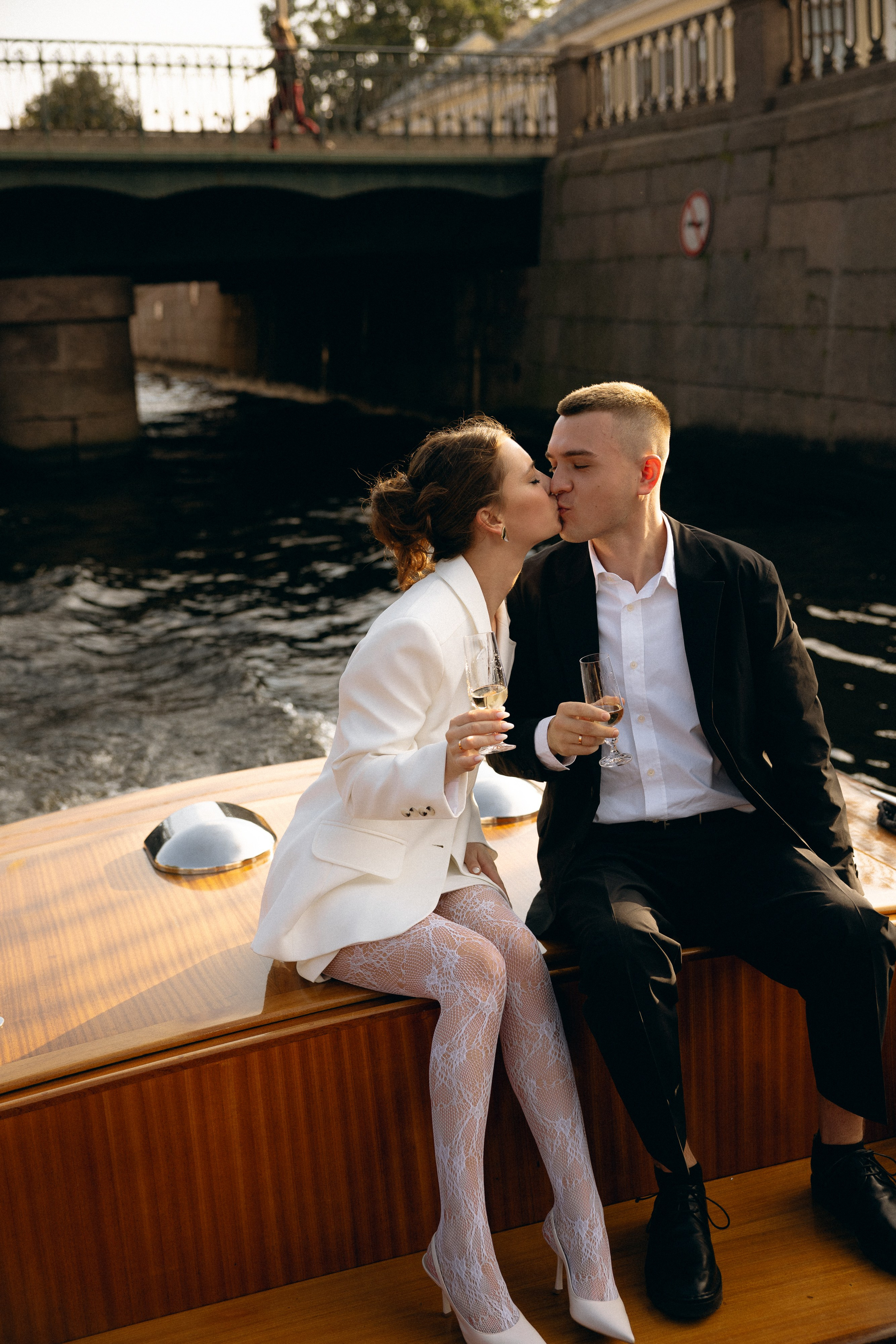 Только вдвоем под небом Петербурга. Свадебный фотограф Таня Караисаева