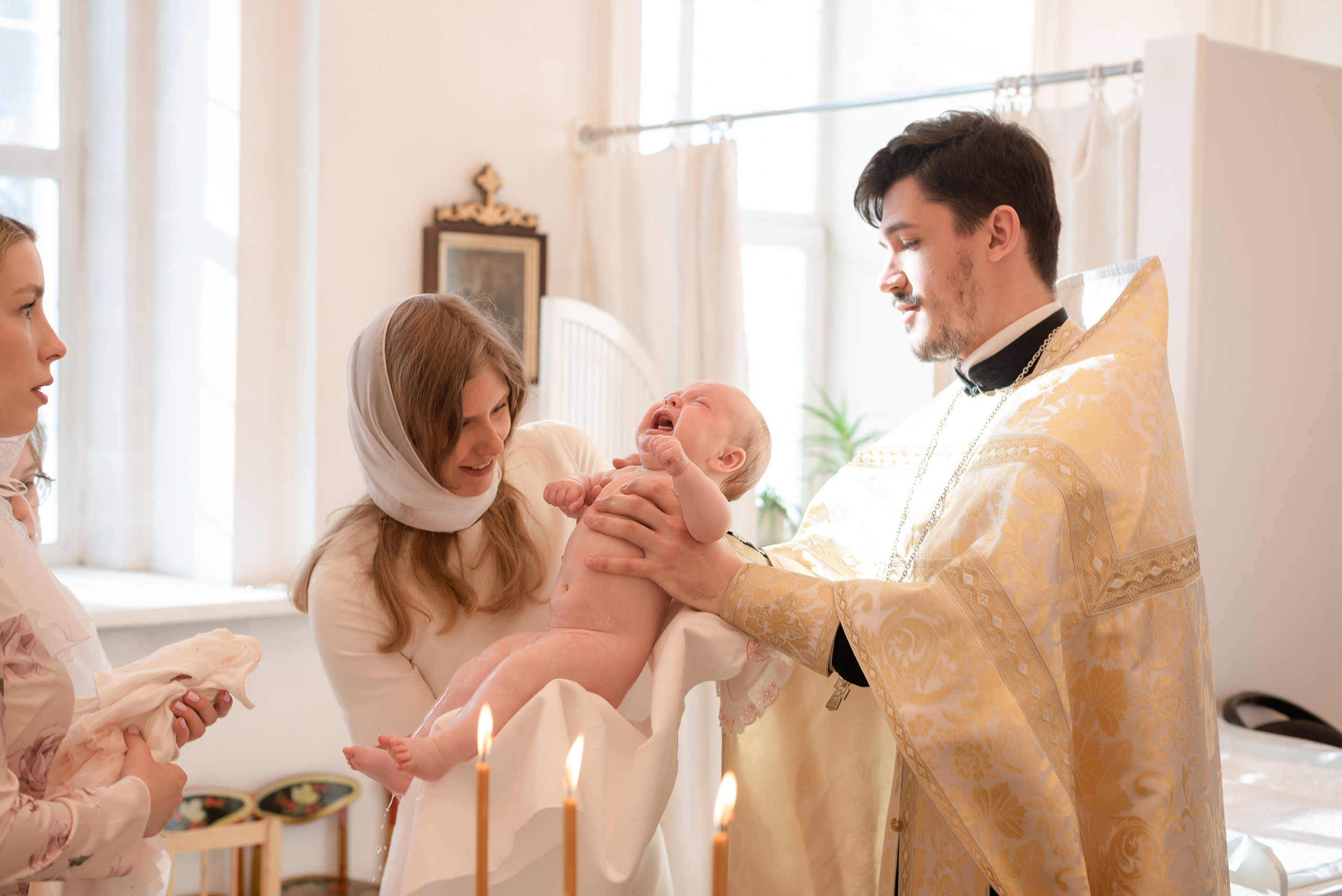 Фотосессия таинство крещения Екатеринбург и Свердловская область. Фотограф новорожденных в Екатеринбурге Анастасия Карманова