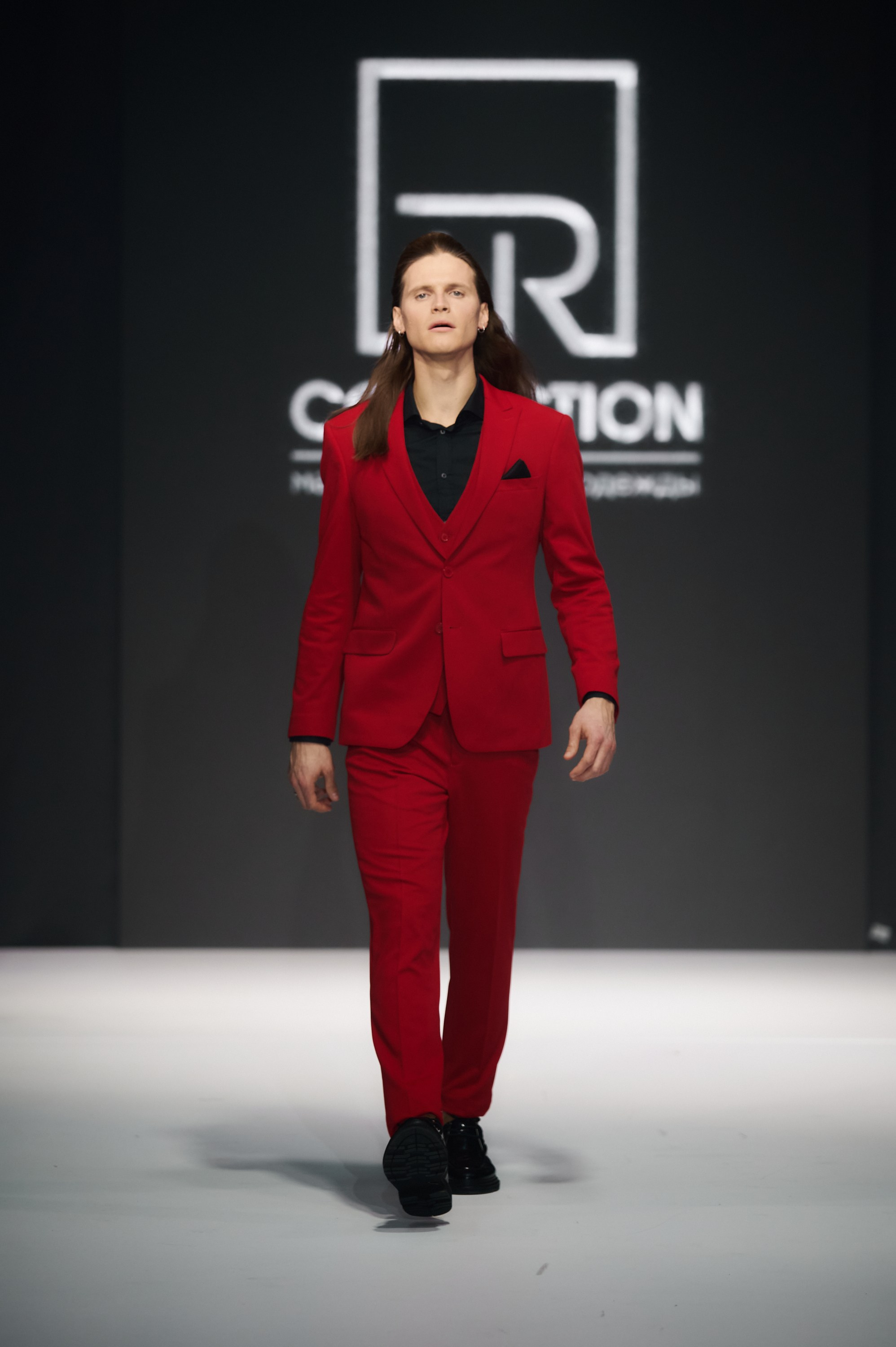 VSHOW_fashion показ. Коммерческий фотограф в Казани Ксения Добролюбова