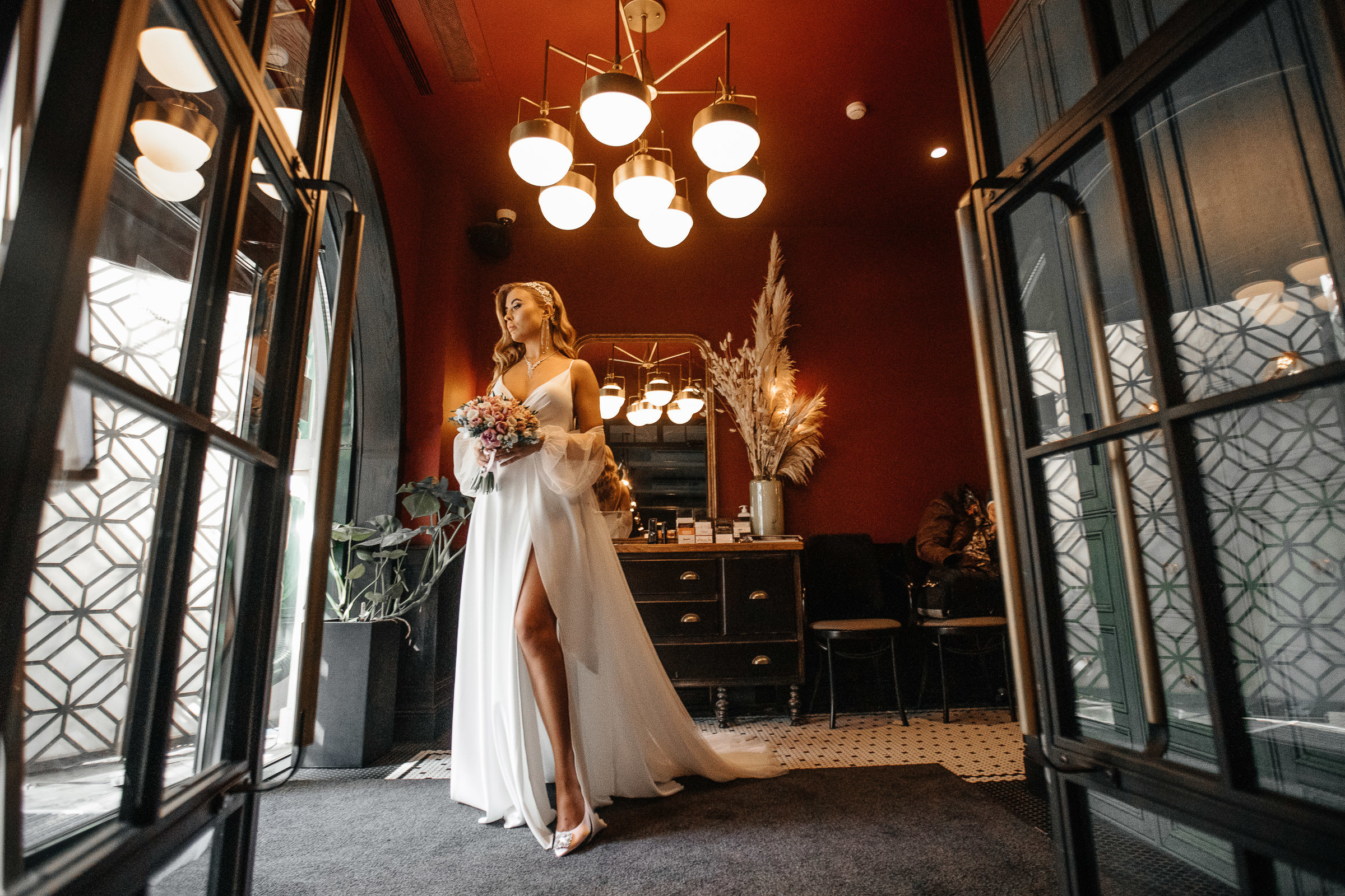 Фотограф на свадьбу в Ростове, Фотограф на свадьбу в Краснодаре, фотограф на свадьбу в Сочи. ПОзы в фотографии, портретная сьемка. Фотограф в Москве, фотограф в Санкт Петербурге. Фотограф в Таганроге 