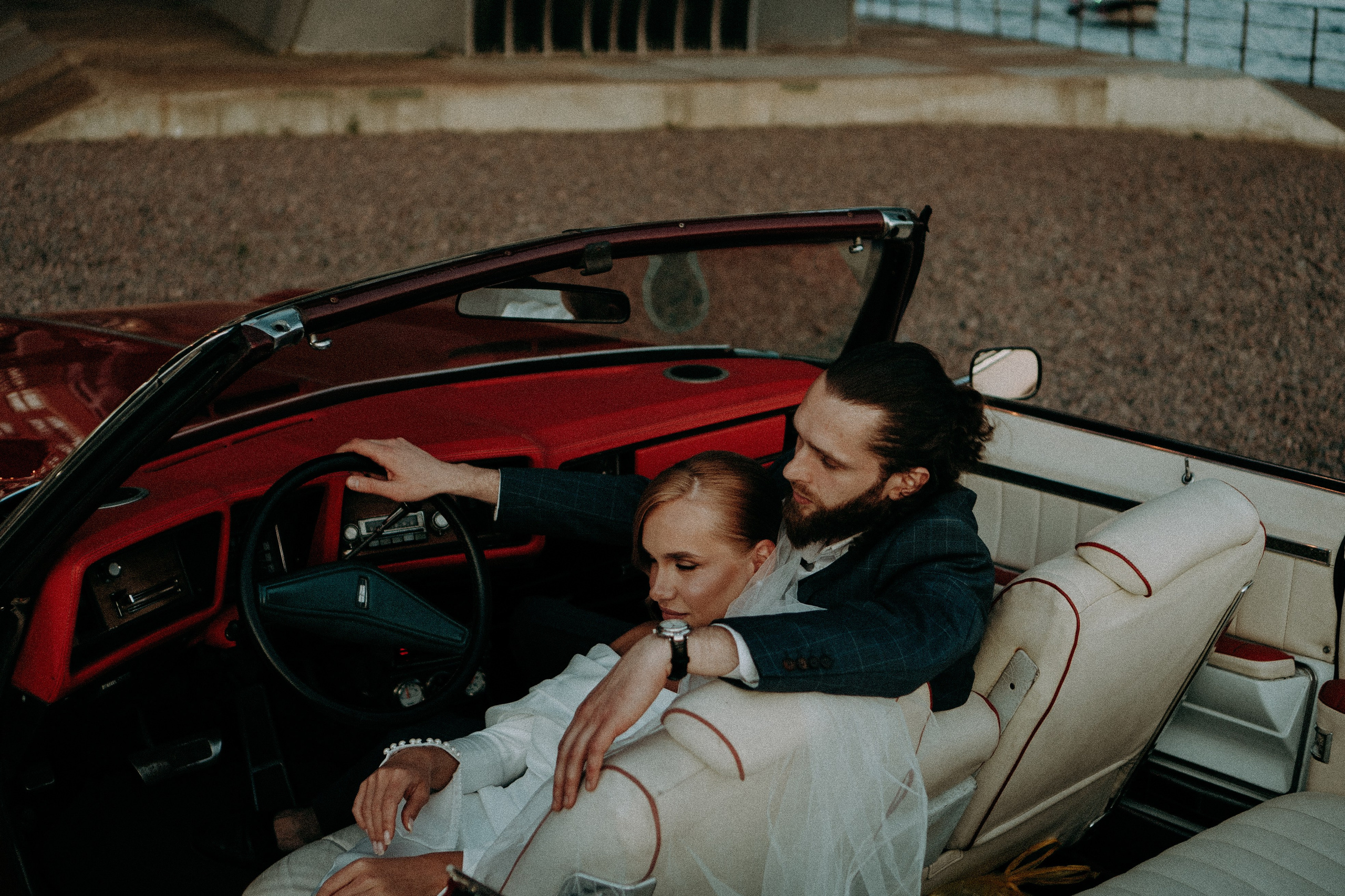 СВАДЕБНАЯ СЬЕМКА ВОЗЛЕ МСОТА БЕТАНКУРА НА КАБРИОЛЕТЕ. Профессиональный фотограф, Санкт-Петербург — Виктория Богомолова