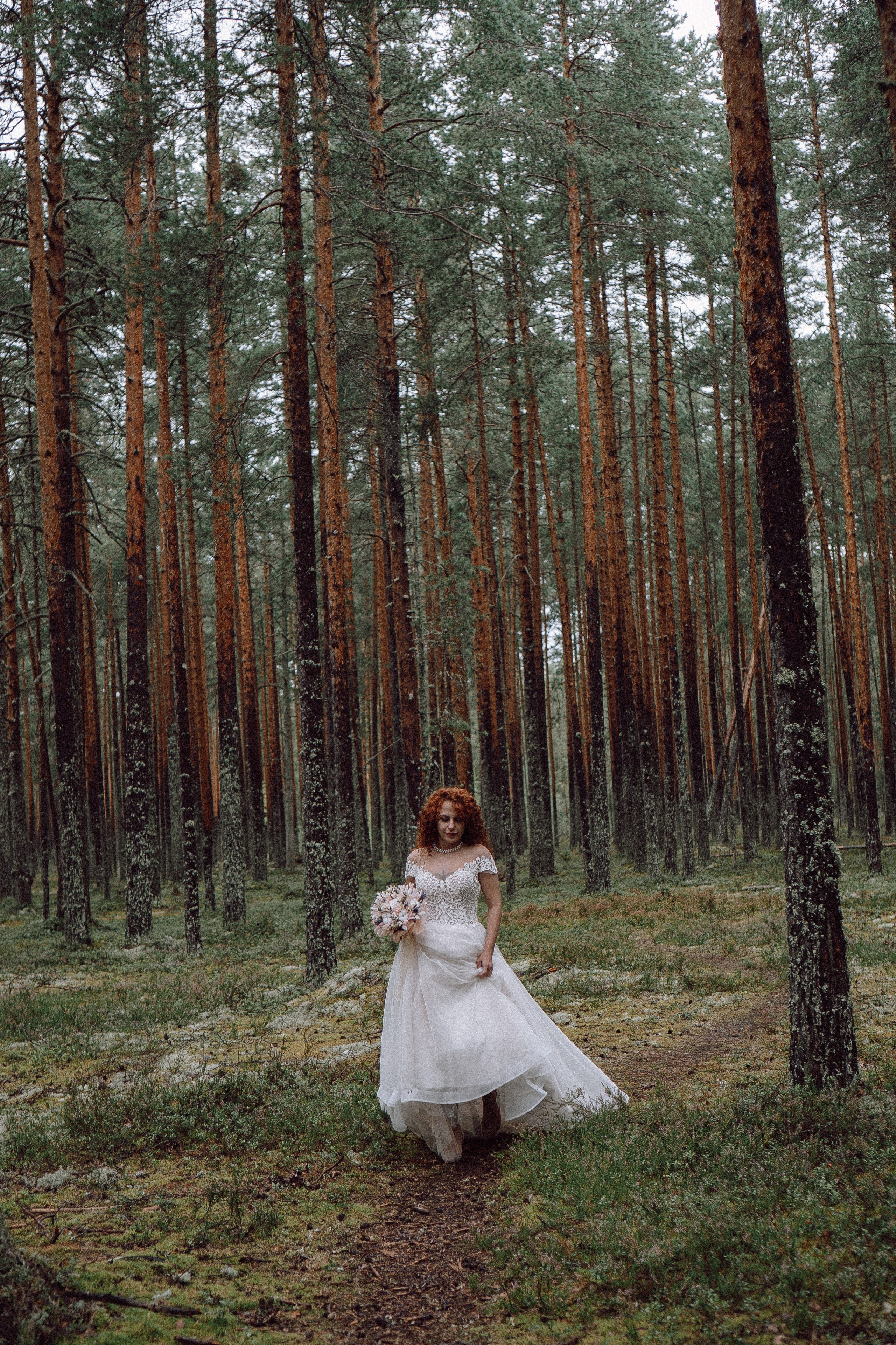 СВАДЕБНАЯ ФОТОСЕССИИЯ ПАРЫ В ГОРОДЕ ПРИОЗЕРСК В СОСНОВОМ ЛЕСУ И С ПИКАПОМ. Профессиональный фотограф, Санкт-Петербург — Виктория Богомолова