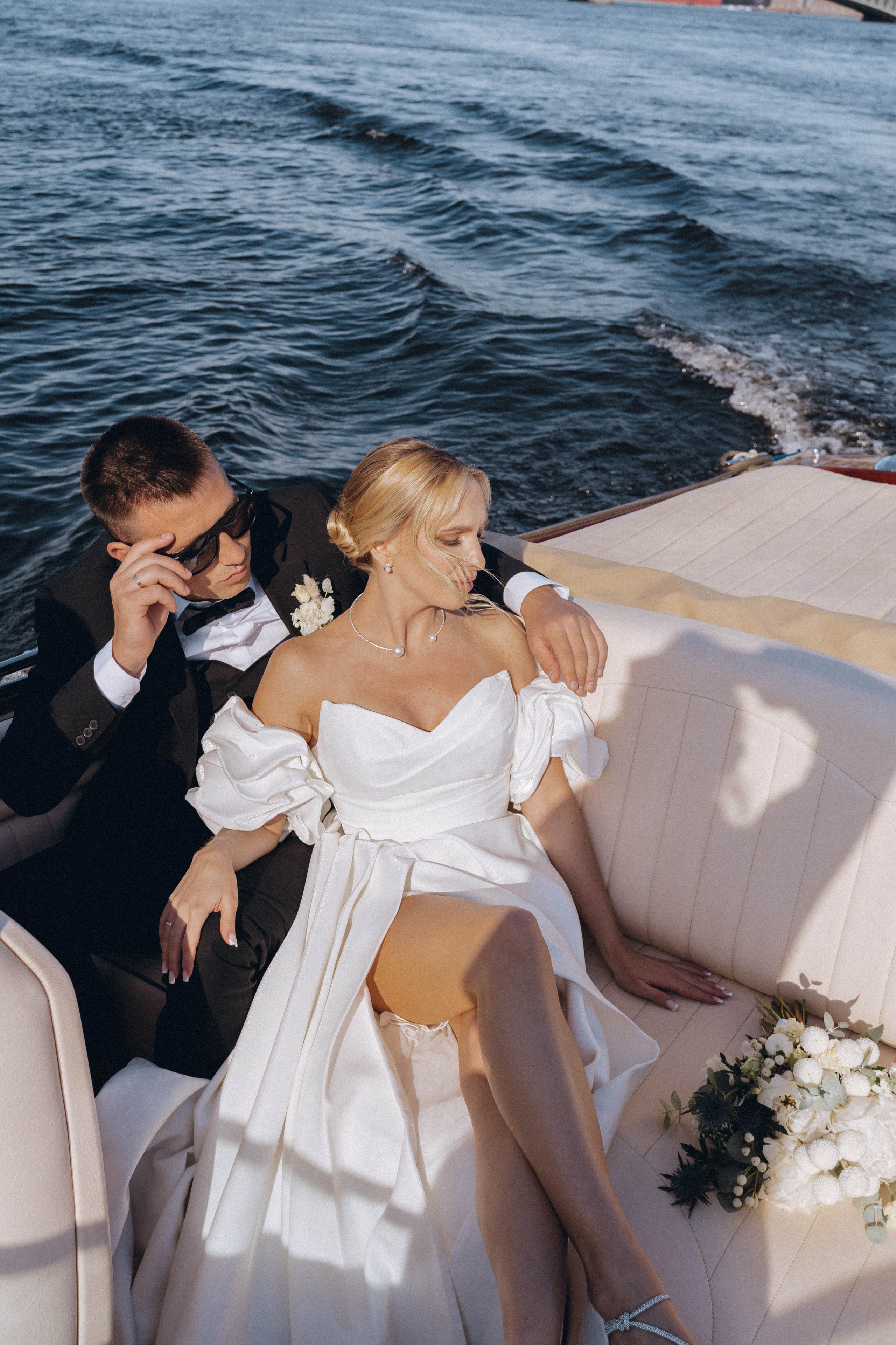 СВАДЕНБНАЯ СЬЕМКА НА КАТЕРЕ ПО КАНАЛАМ САНКТ-ПЕТЕРБУРГА И В АКВАТОРИИ НЕВЫ. Профессиональный фотограф, Санкт-Петербург — Виктория Богомолова