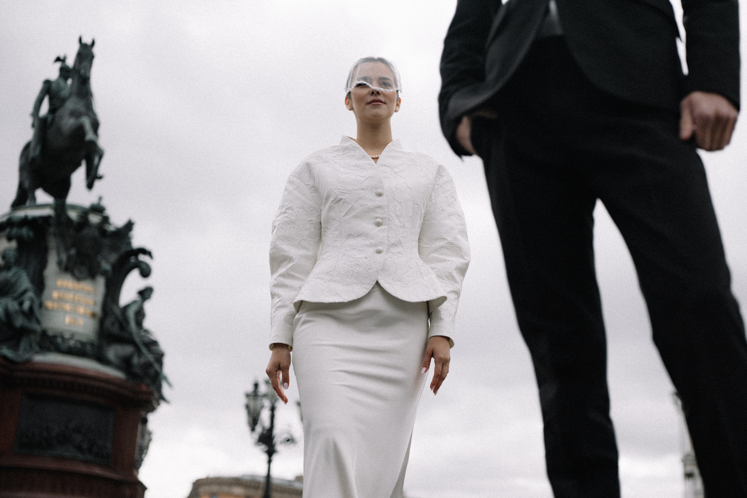 Свадебная фотосессия в Апреле в Петербурге. Свадебный фотограф Александр Невский в Санкт-Петербурге