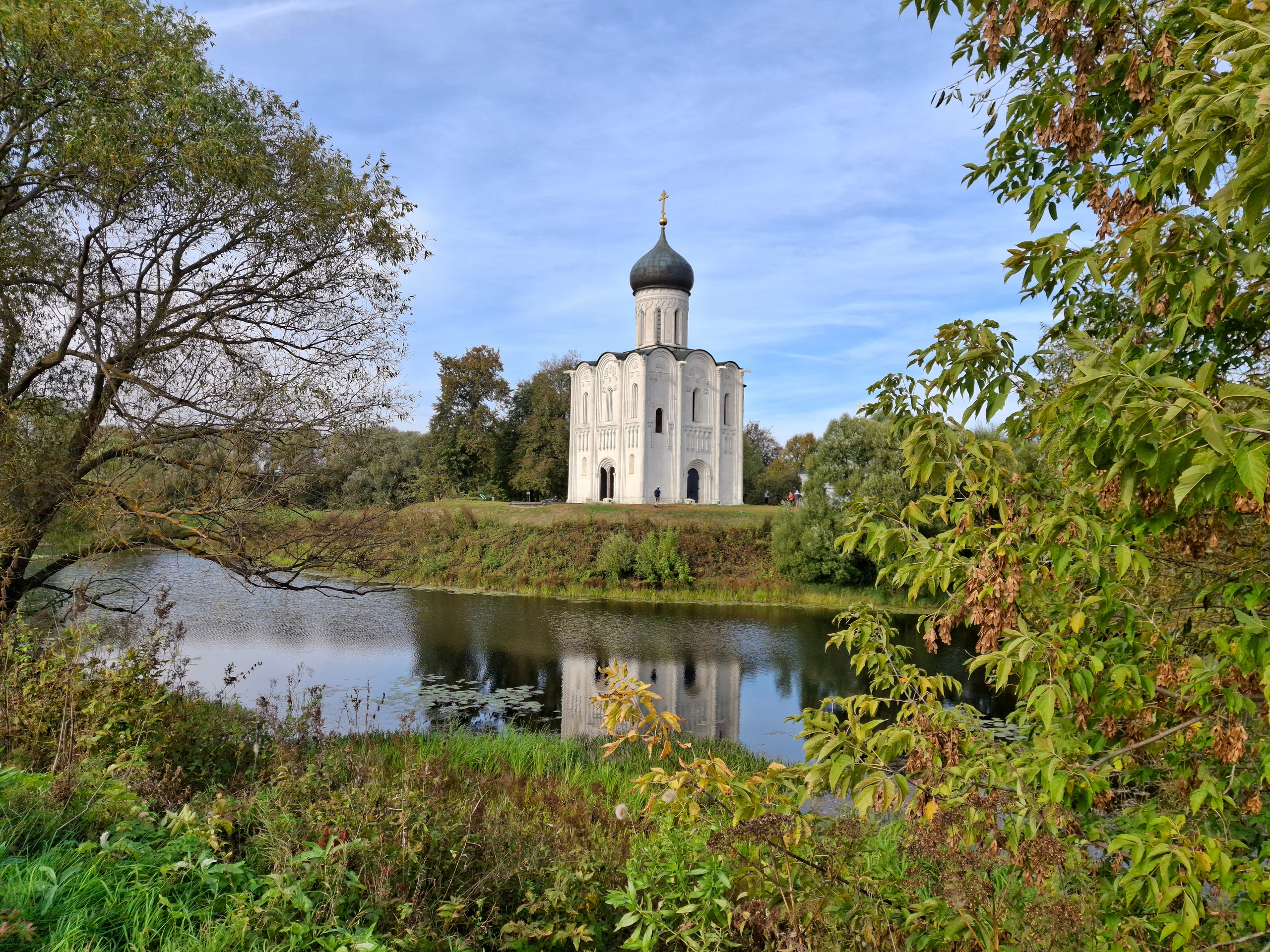 Церковь Покрова-на Нерли. 18 сентября. Игорь Жучков. Россия увиденная глазами путешествующего фотографа
