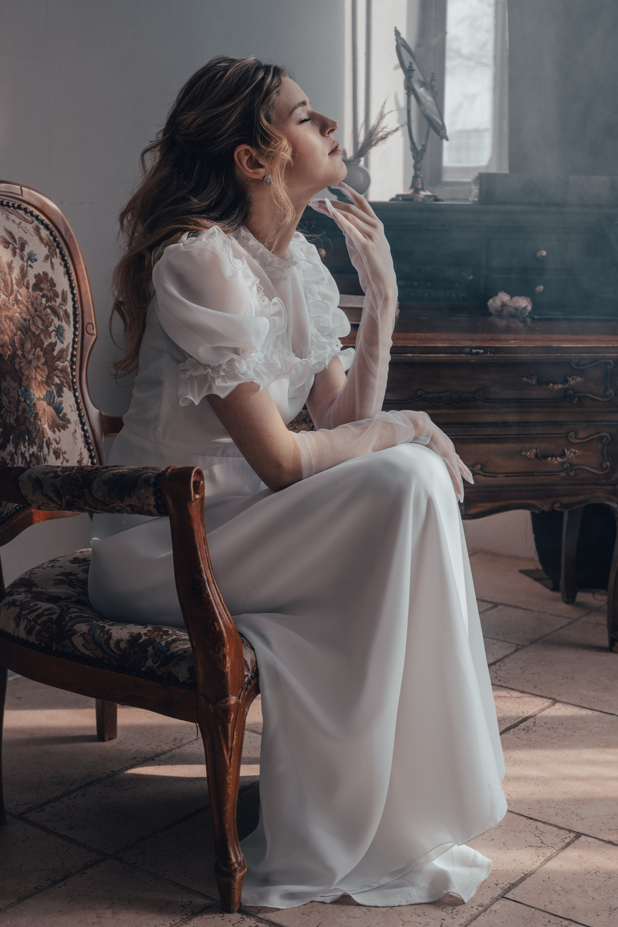 Фотосессия с живой флористикой в винтажном стиле в студии