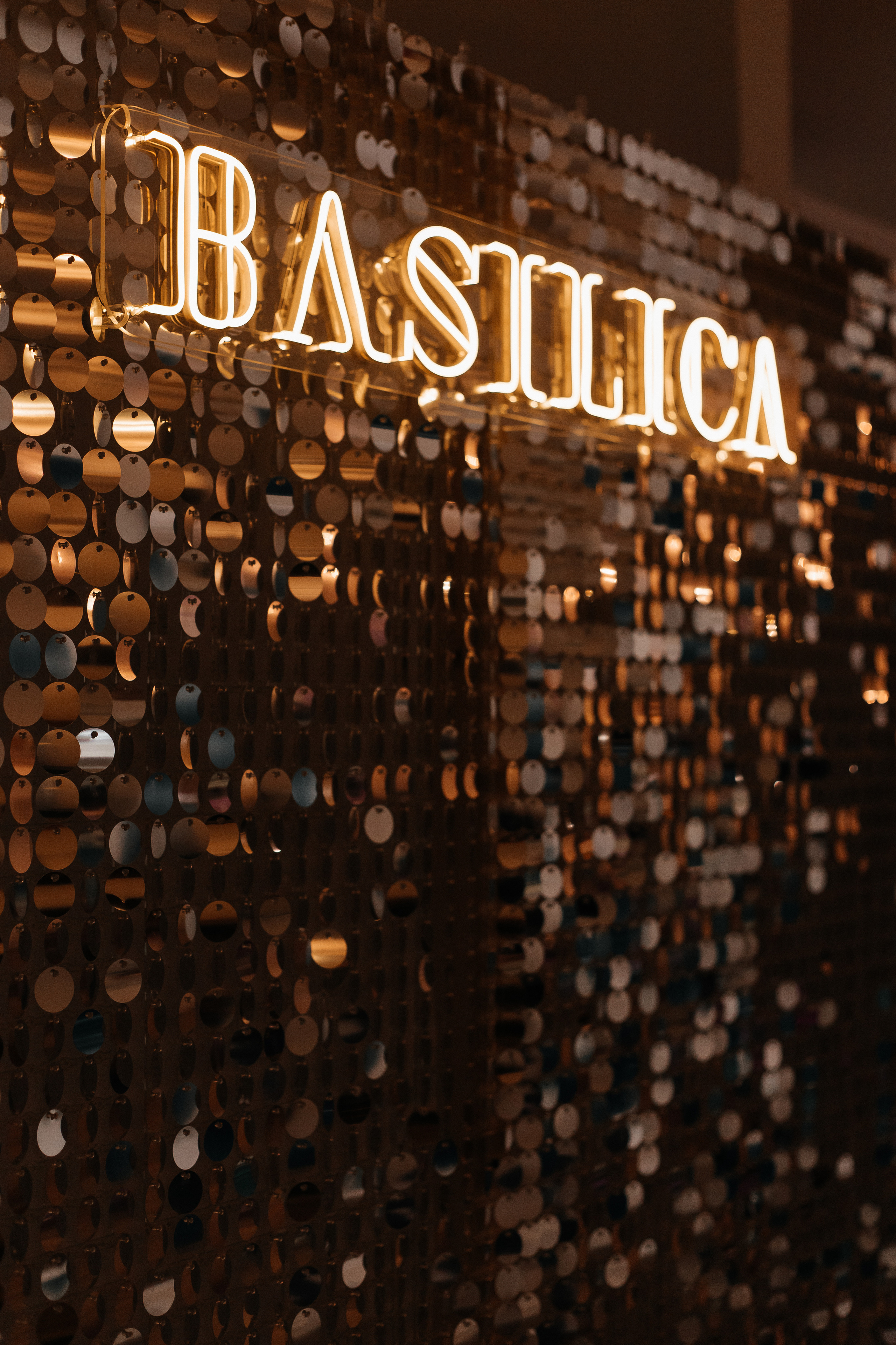 Свадебная фотосессия в ресторане Базилика