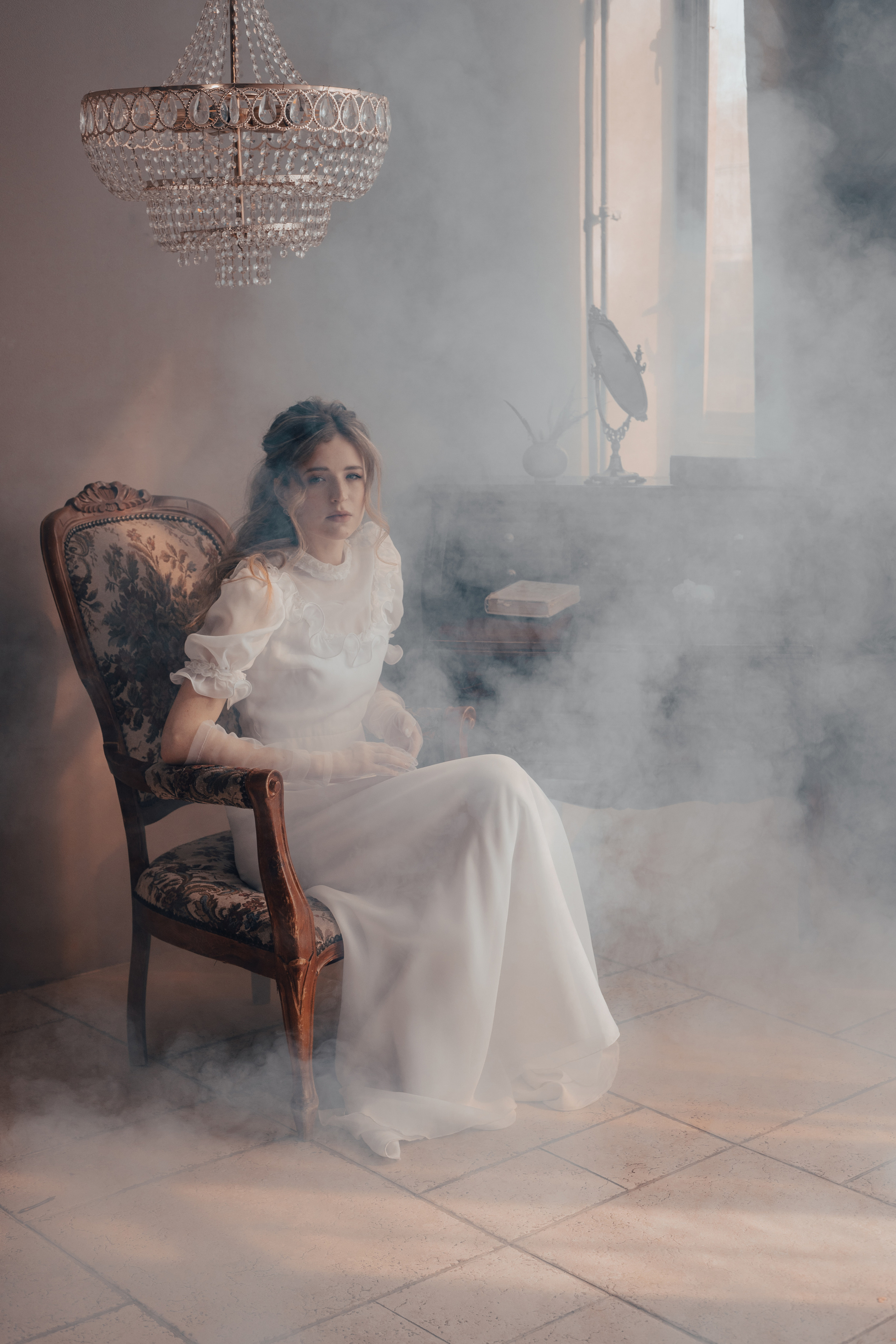 Фотосессия с живой флористикой в винтажном стиле в студии