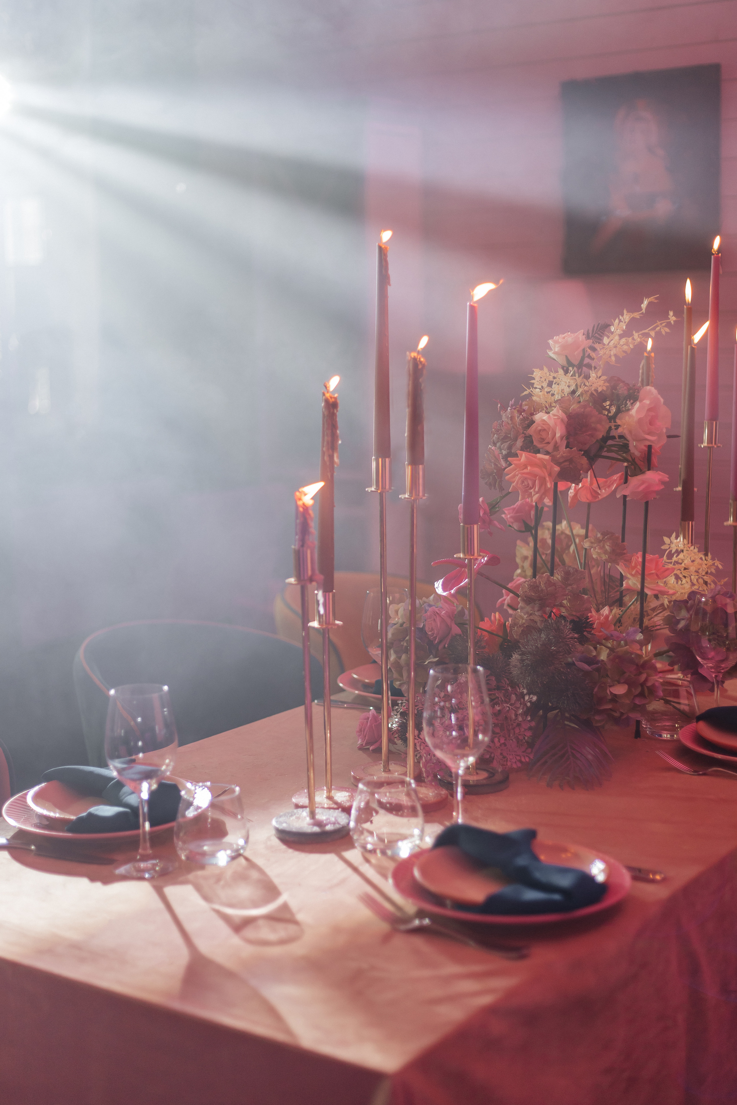 Декор на свадьбе с розовыми цветами