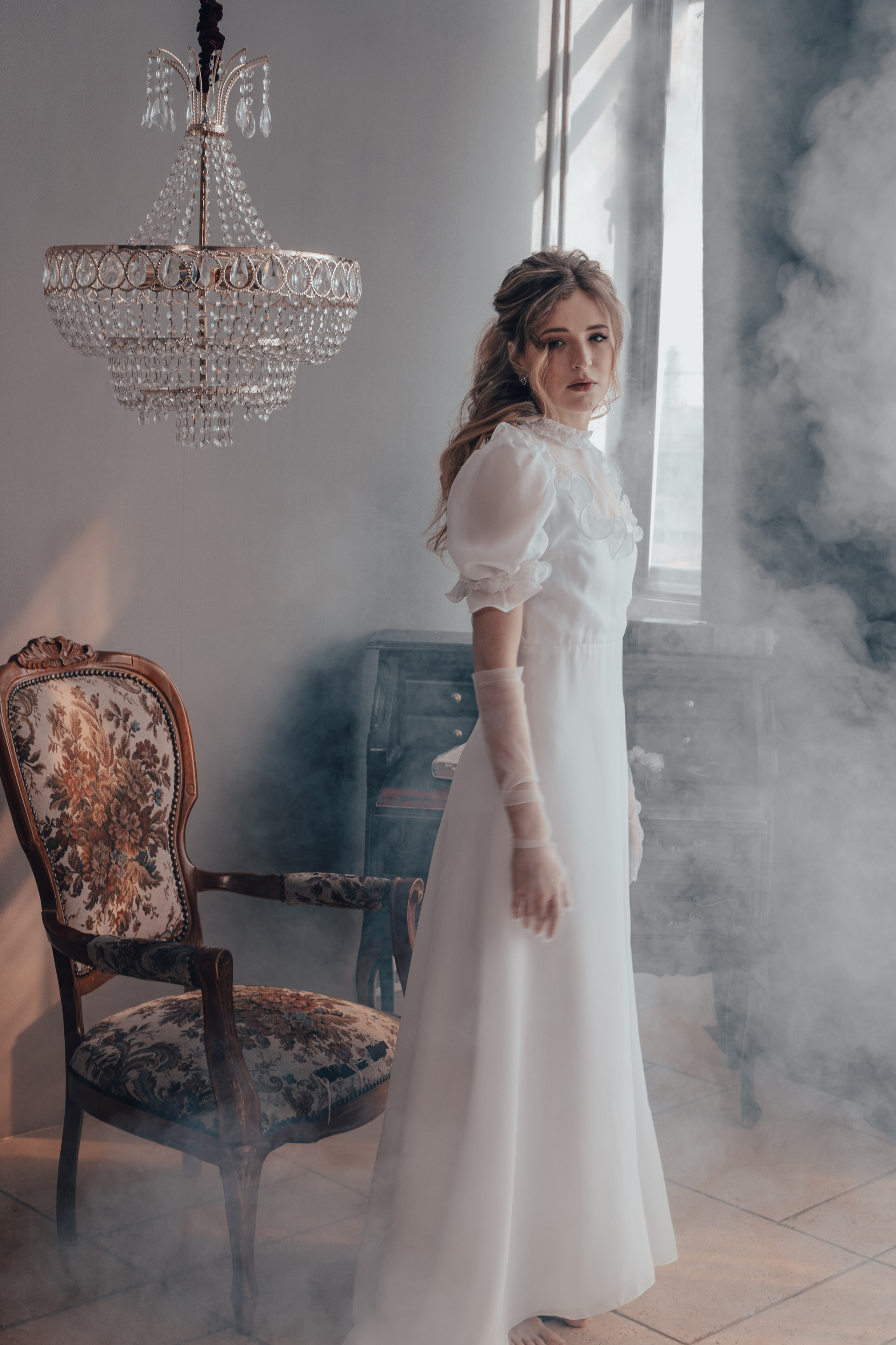 Фотосессия с живой флористикой в винтажном стиле в студии