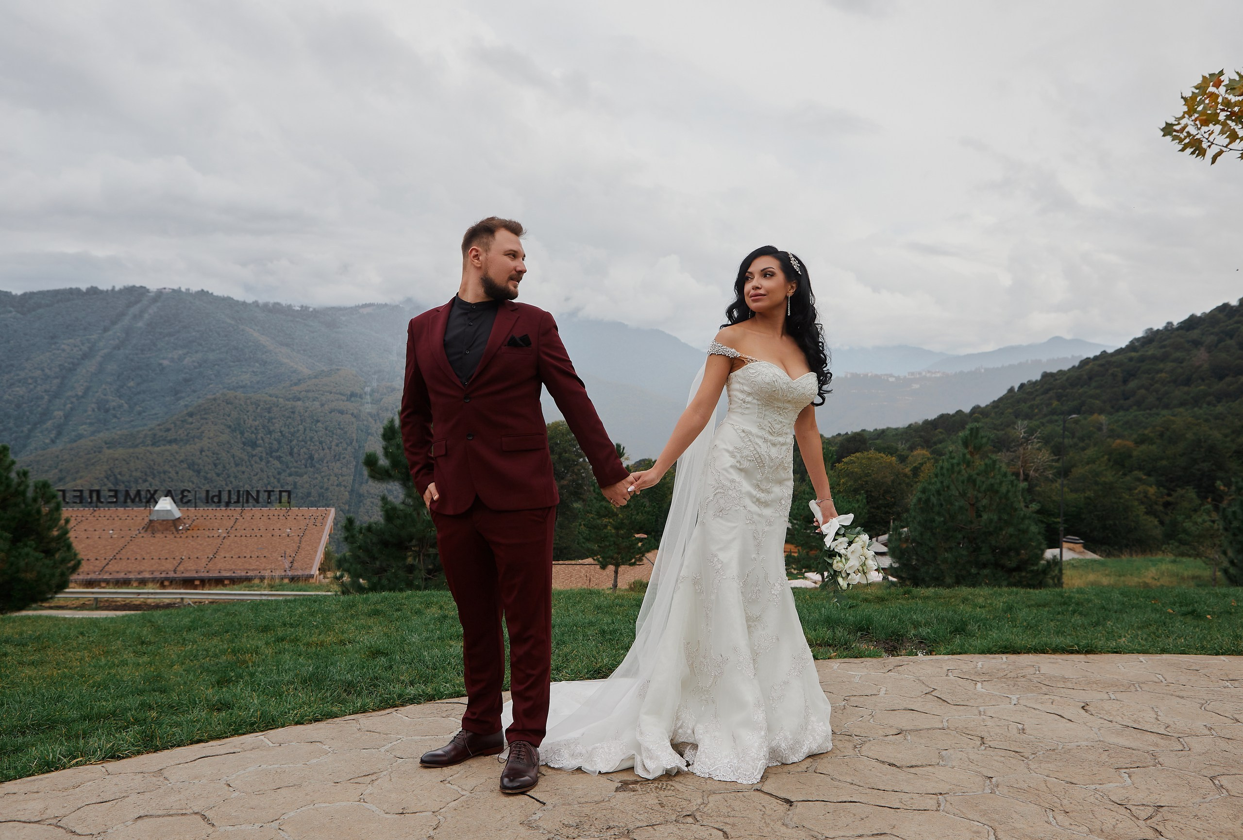 Денис и Марина Красная поляна. Свадебный и семейный фотограф в Сочи-Красной поляне Ларионова Анна