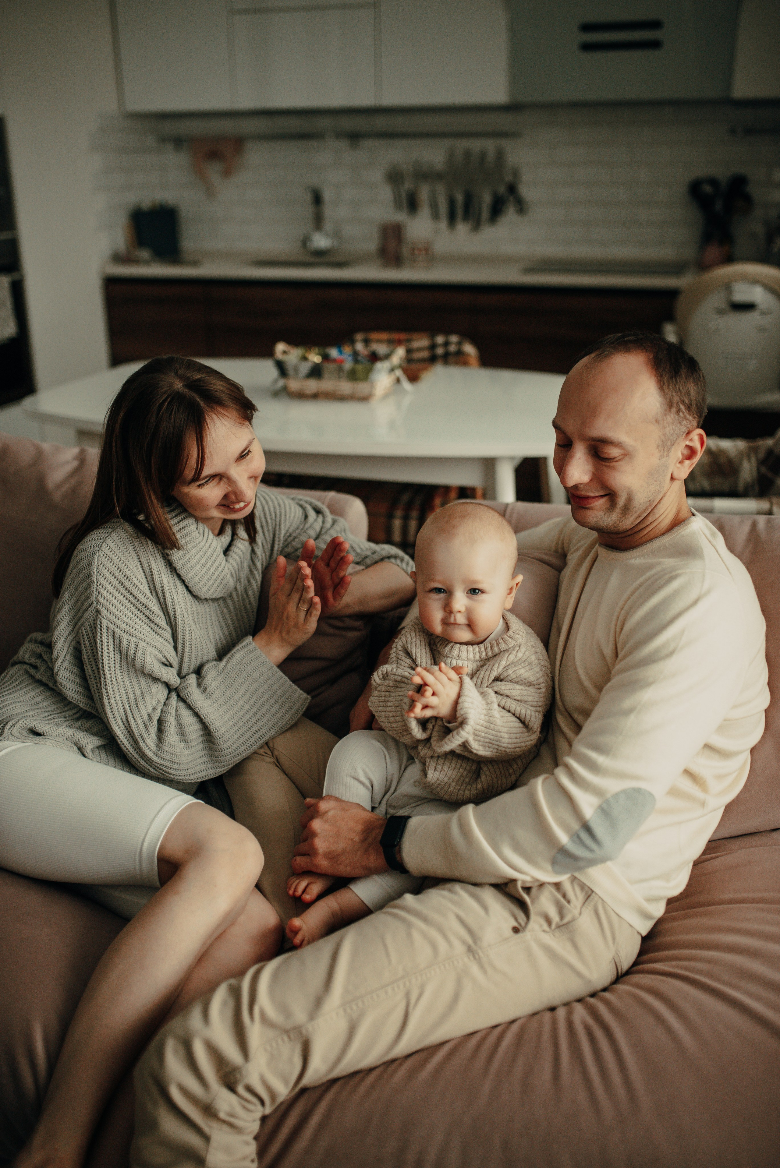 Домашняя семейная история: Василисе 10 месяцев. Семейная фотосессия Бутово Москва фотограф Алина Морщагина