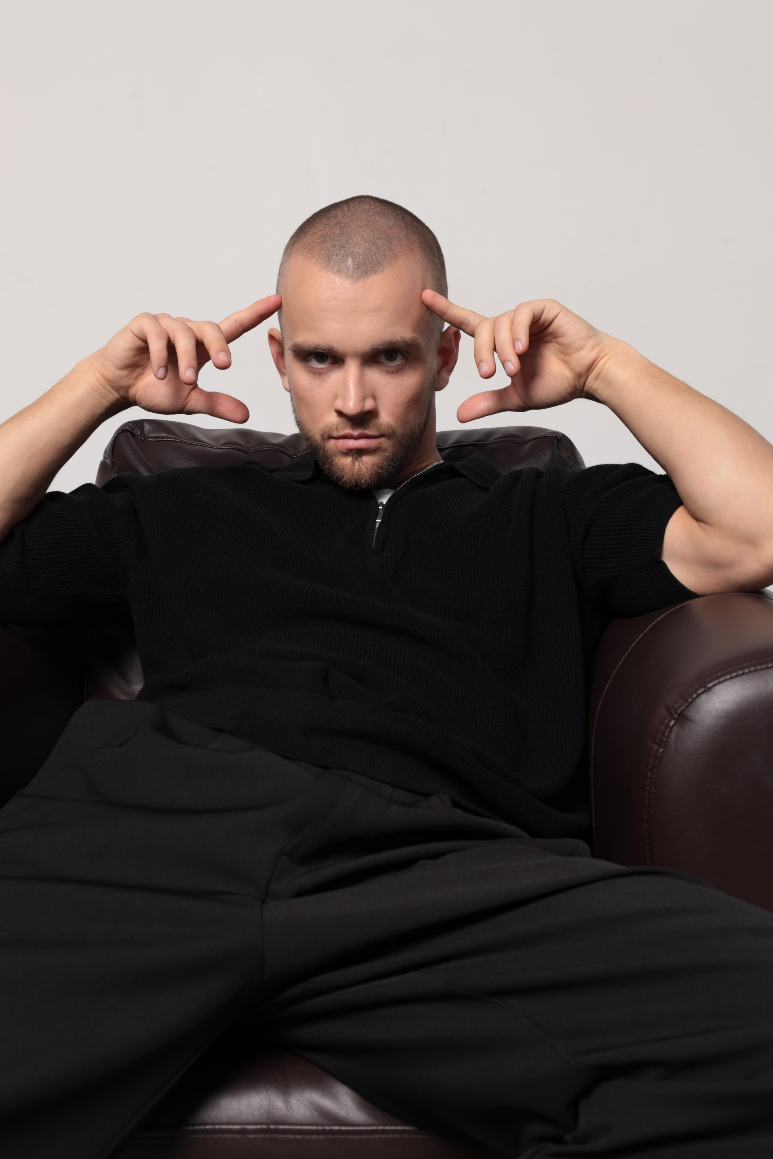 Модель Владислав Л. (177 см, 120/77/90)