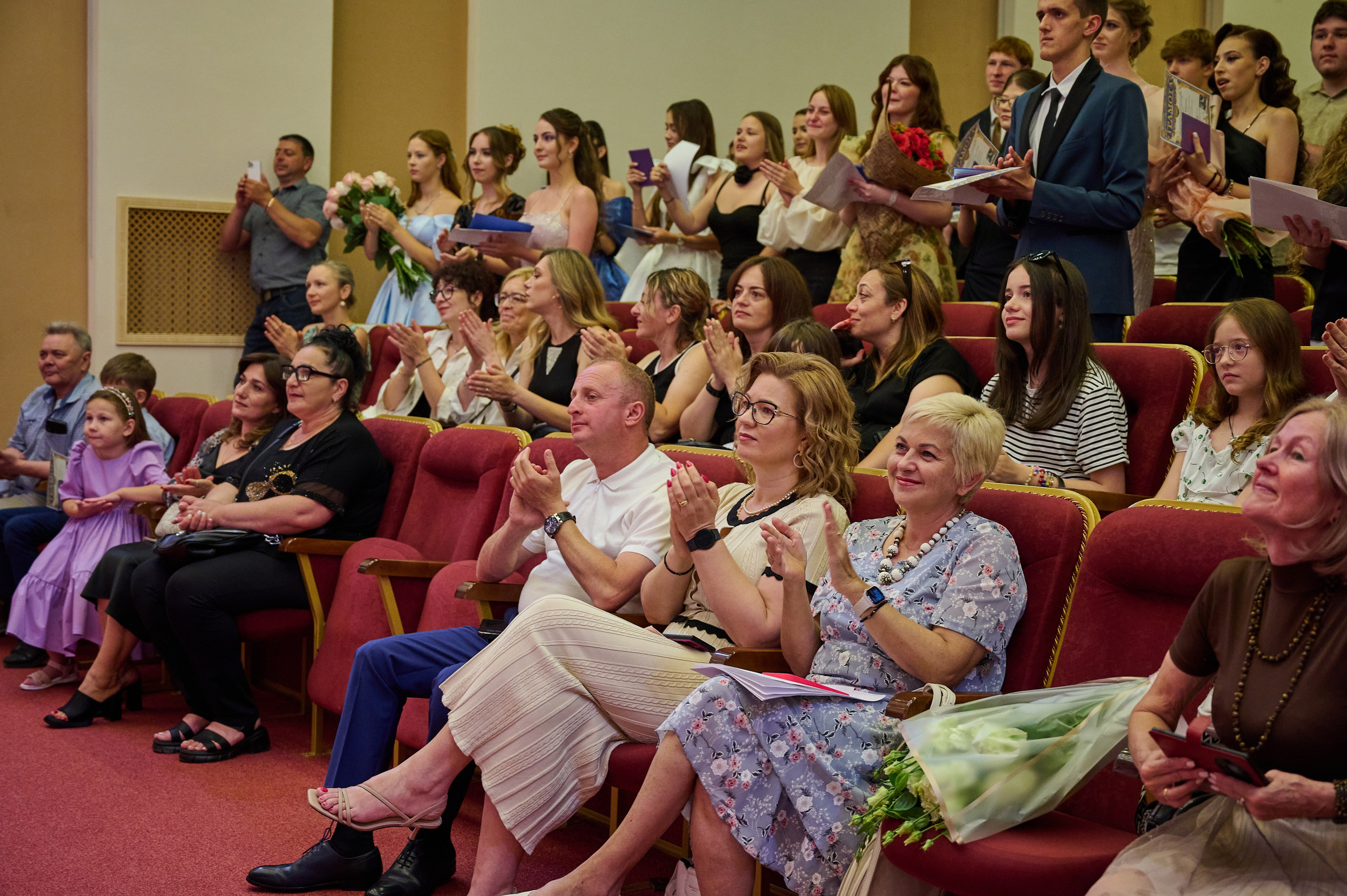 Вручение 11 классы. Жизнь курорта Кабардинка в фотографиях