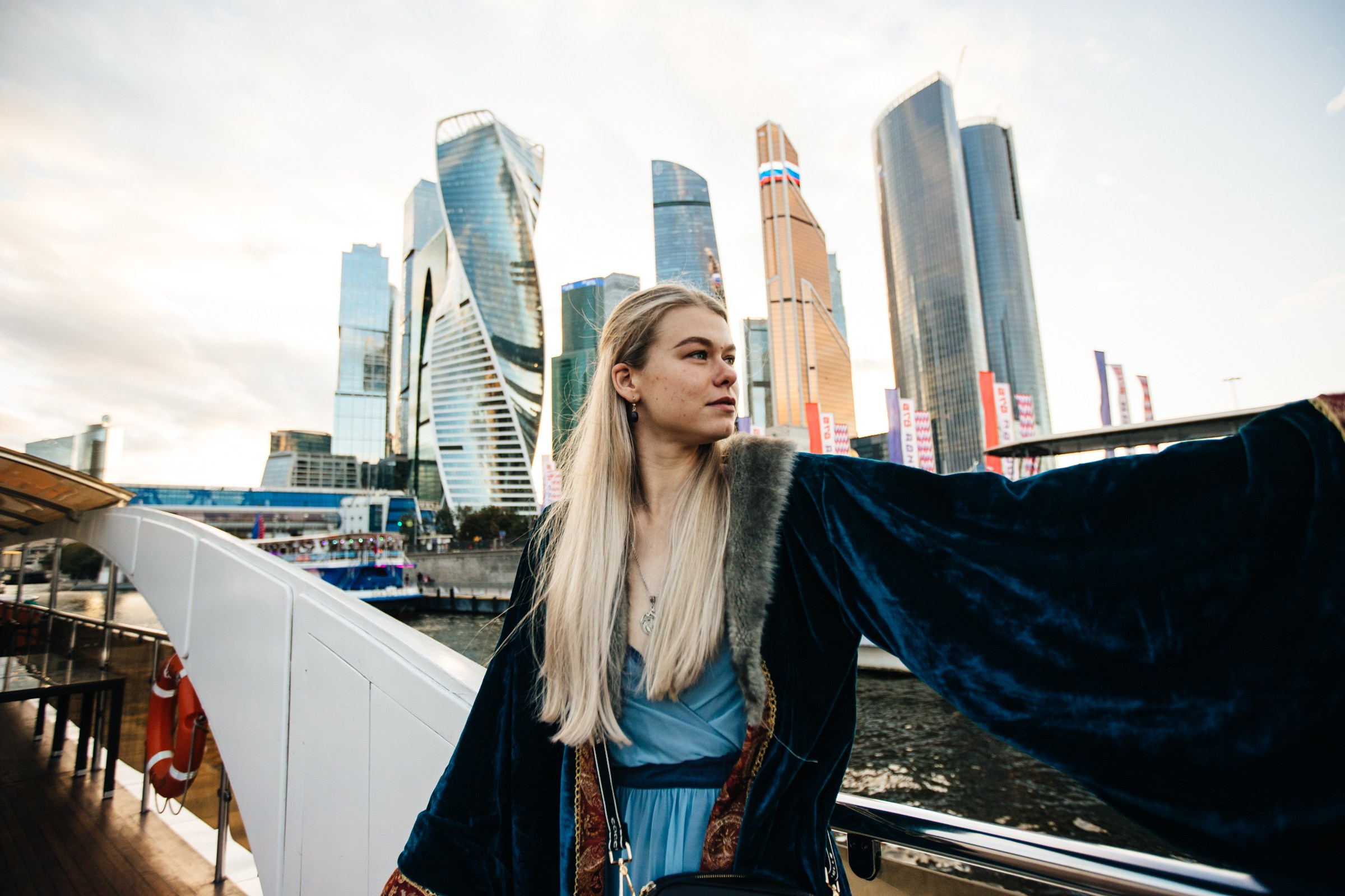 Корпоратив на теплоходе. Женский и репортажный фотограф Москва Натали Смирнова