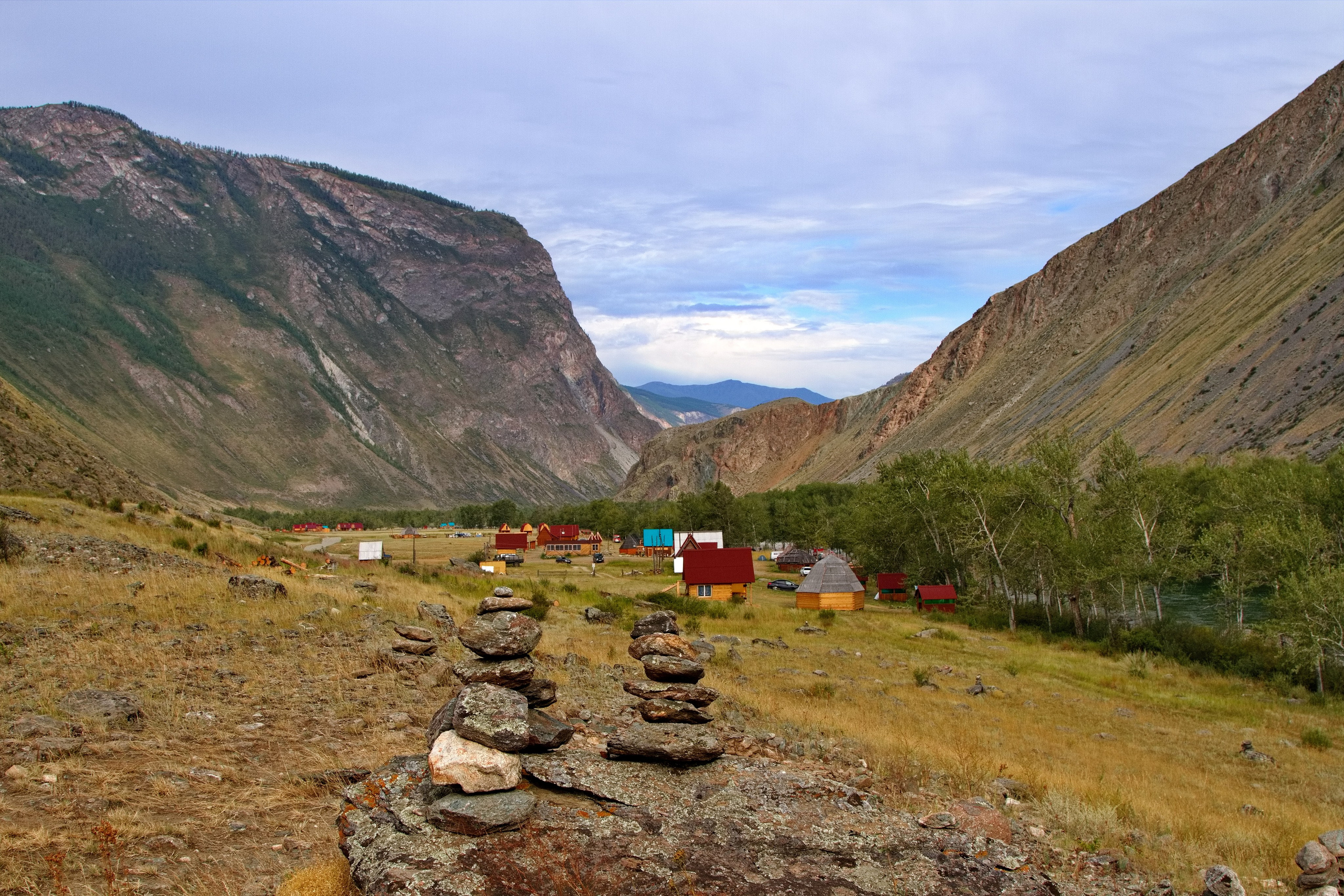 Долина реки Чулышман и дорога к ней по Улаганскому тракту