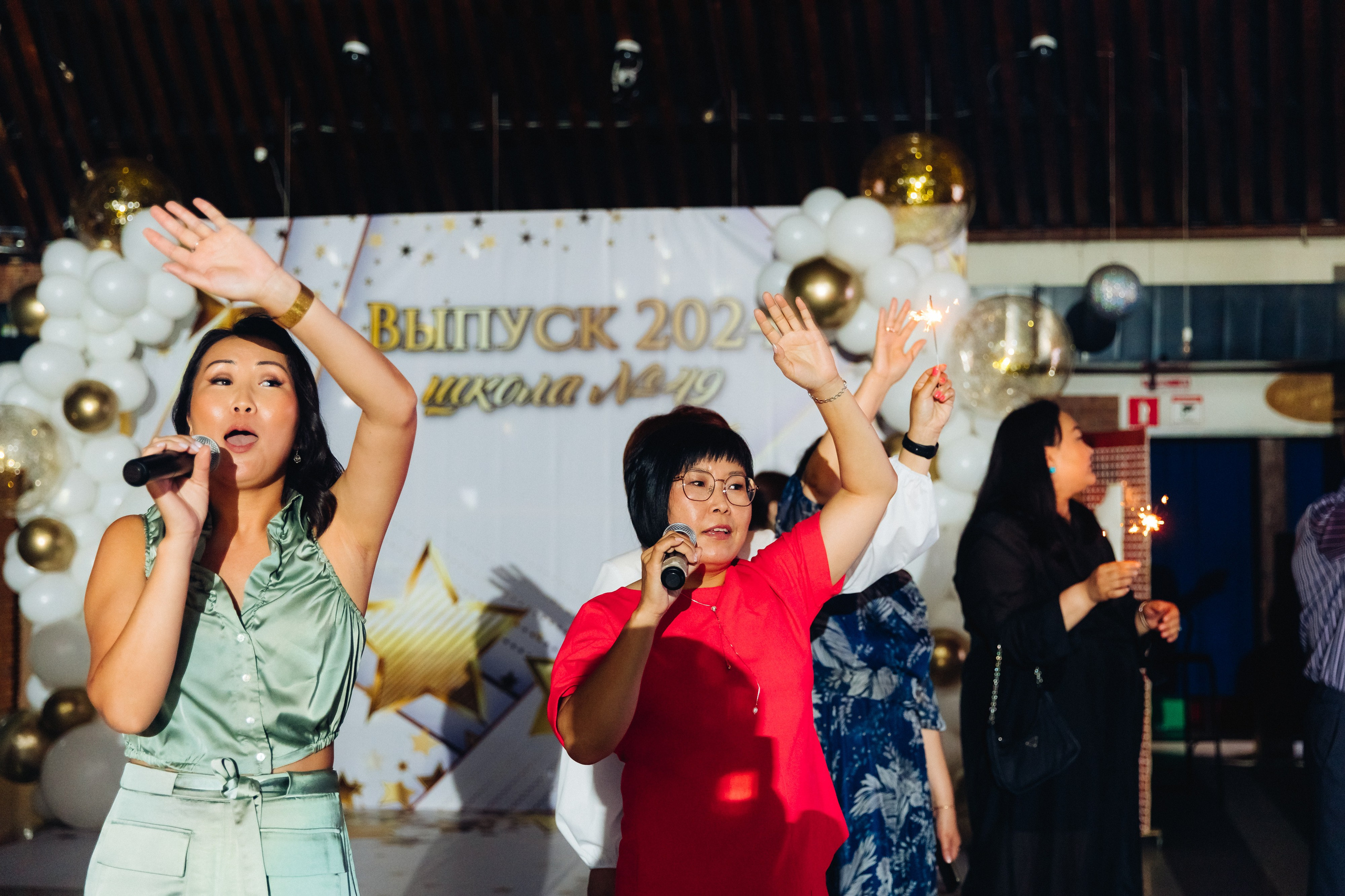 Выпускной вечер. 49 школа. Баран на корове. Свадебный и семейный фотограф в Улан-Удэ