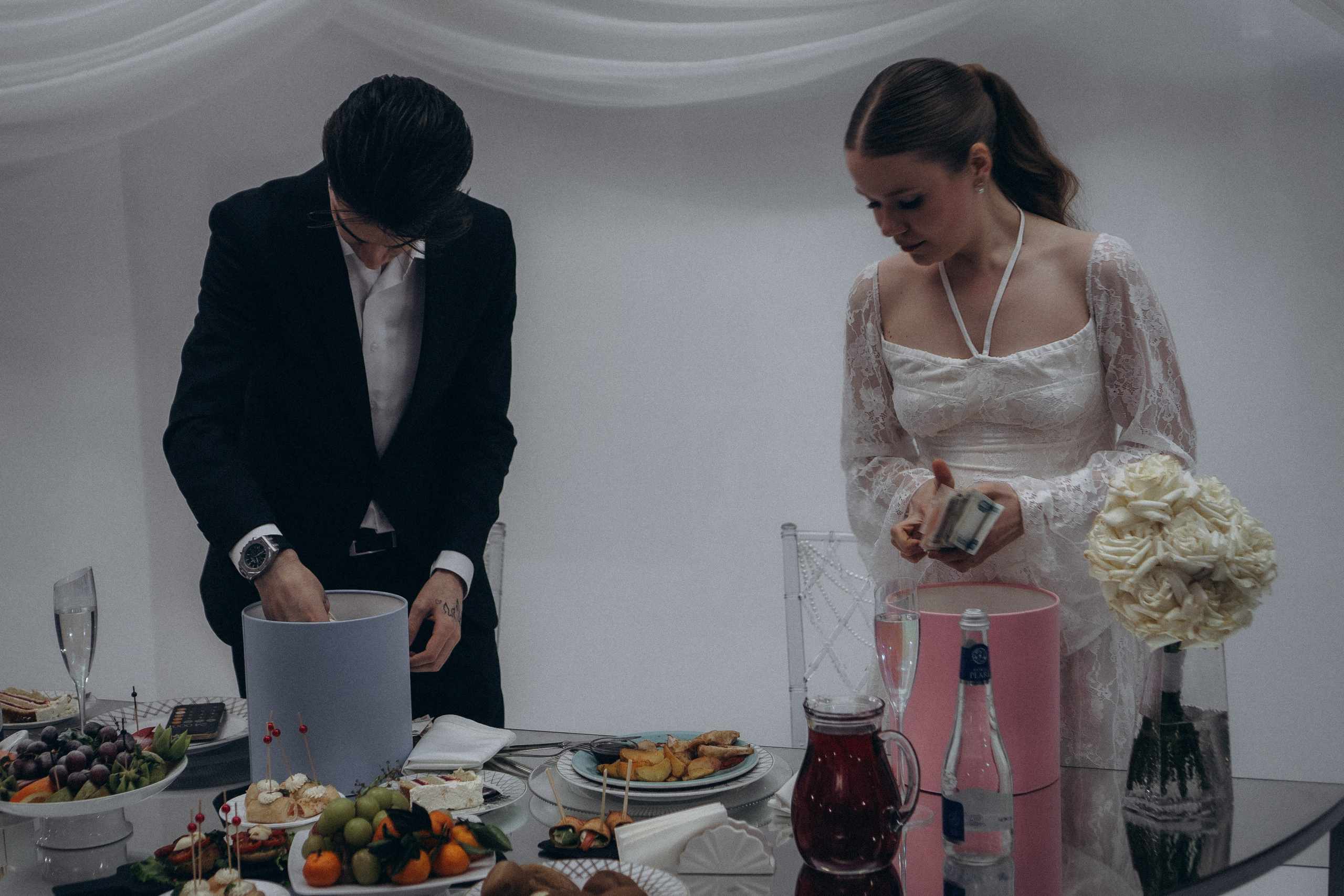 СВАДЕБНАЯ СЬЕМКА СБОРОВ В ОТЕЛЕ И ВЫЕЗД НА ЦЕРЕМОНИЮ (СНЯТО В СИБИРЕ В НИЖНЕВАРТОВСКЕ). Профессиональный фотограф, Санкт-Петербург — Виктория Богомолова