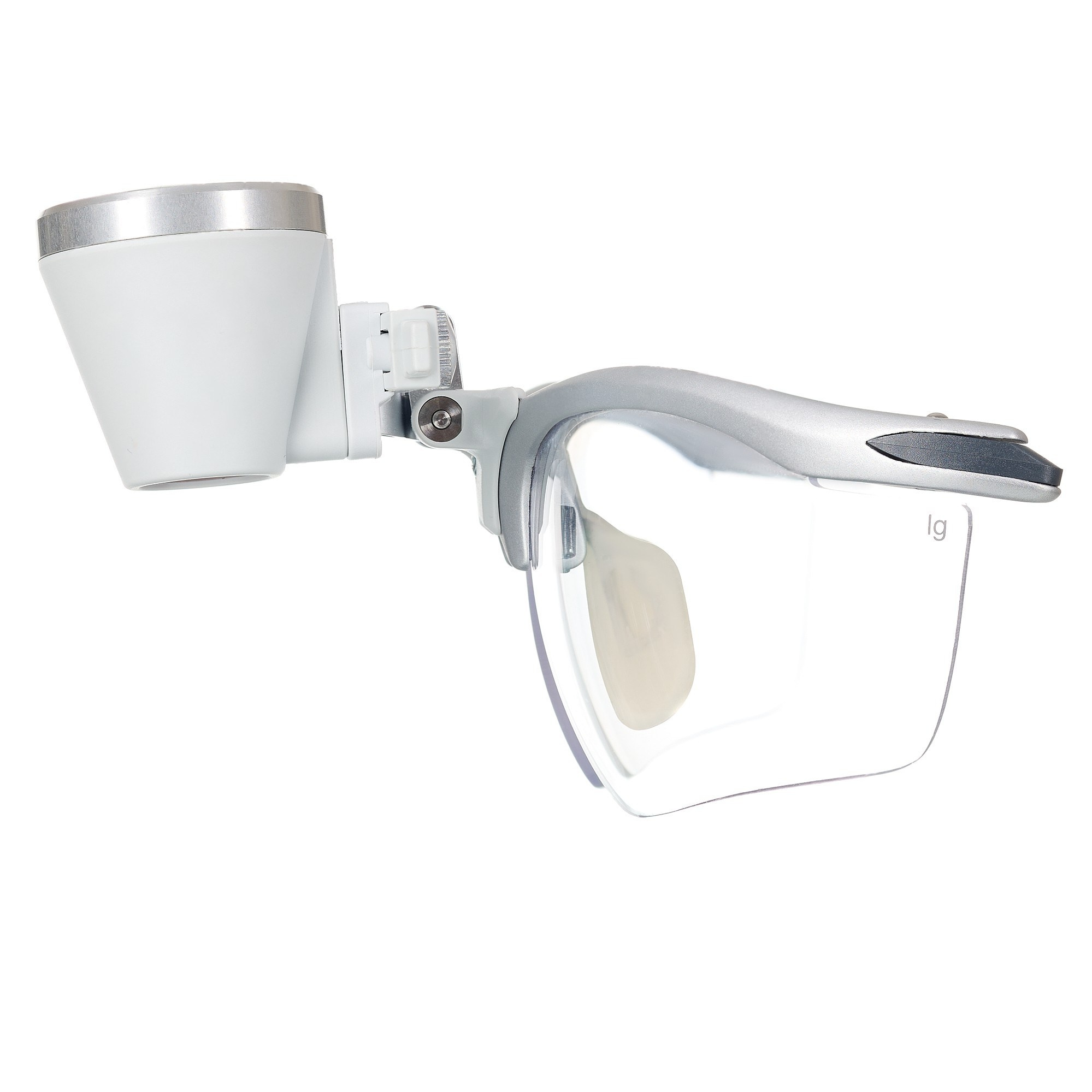 Профессиональная студийная предметная съёмка прозрачных предметов для маркетплейса