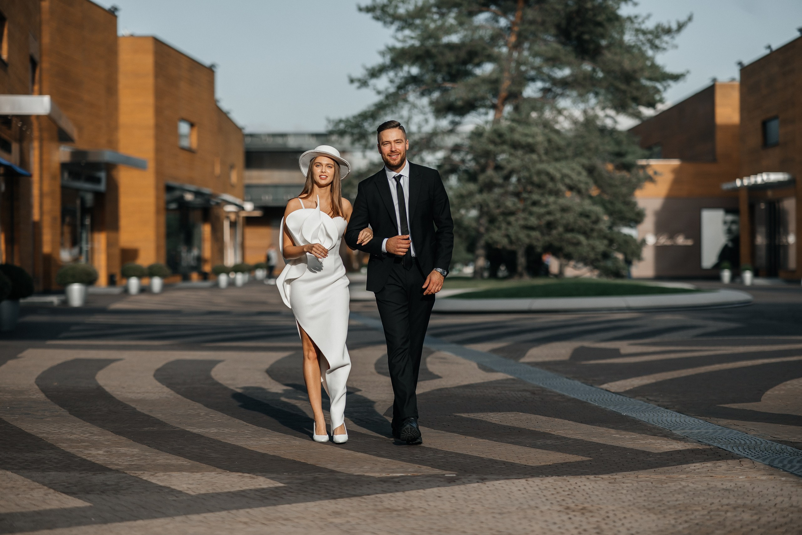 Свадебная фотопрогулка в Барвиха Luxury Village. Свадебный фотограф в Москве