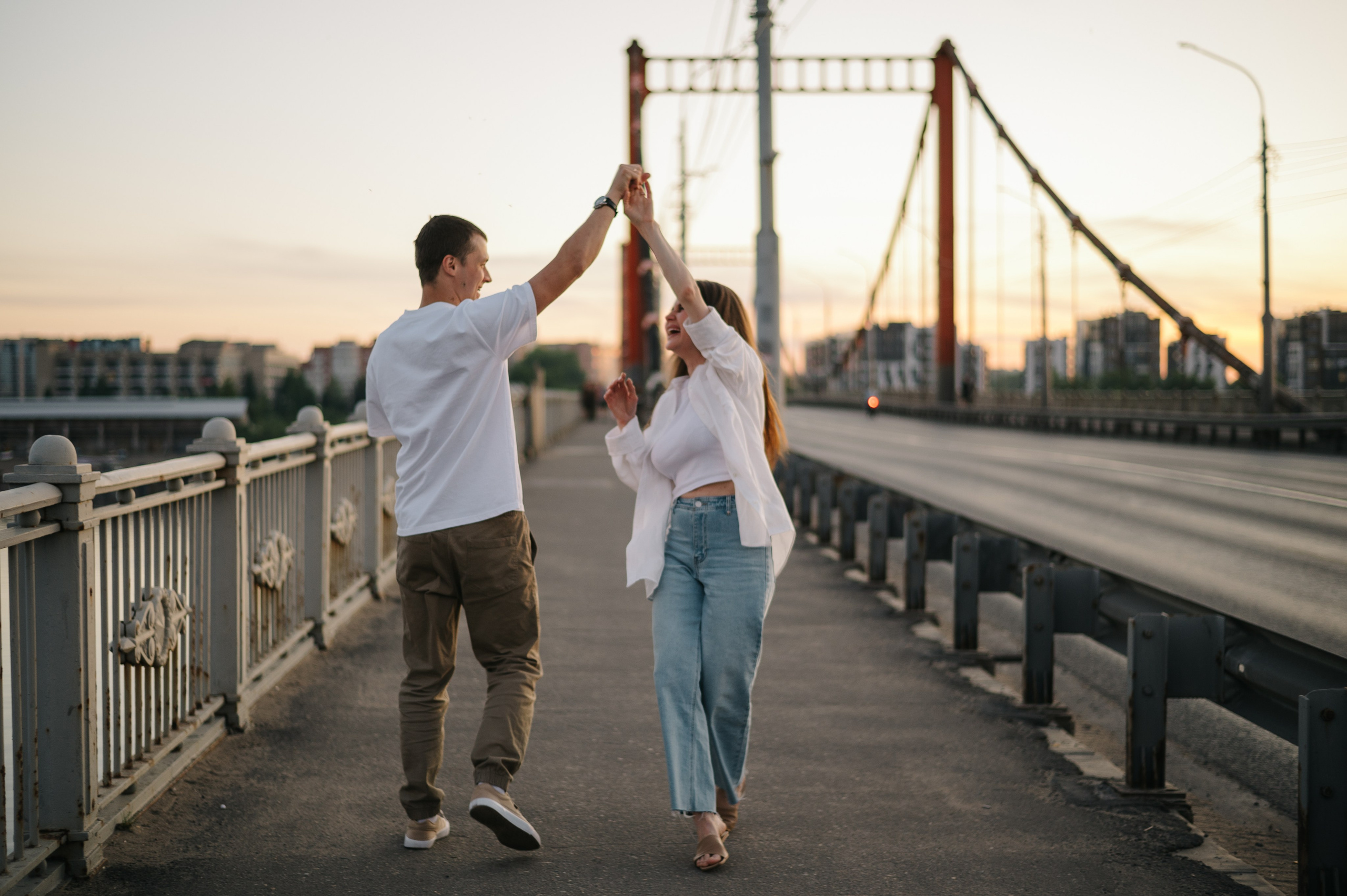 Любовь на мосту. Фотограф Архангельск