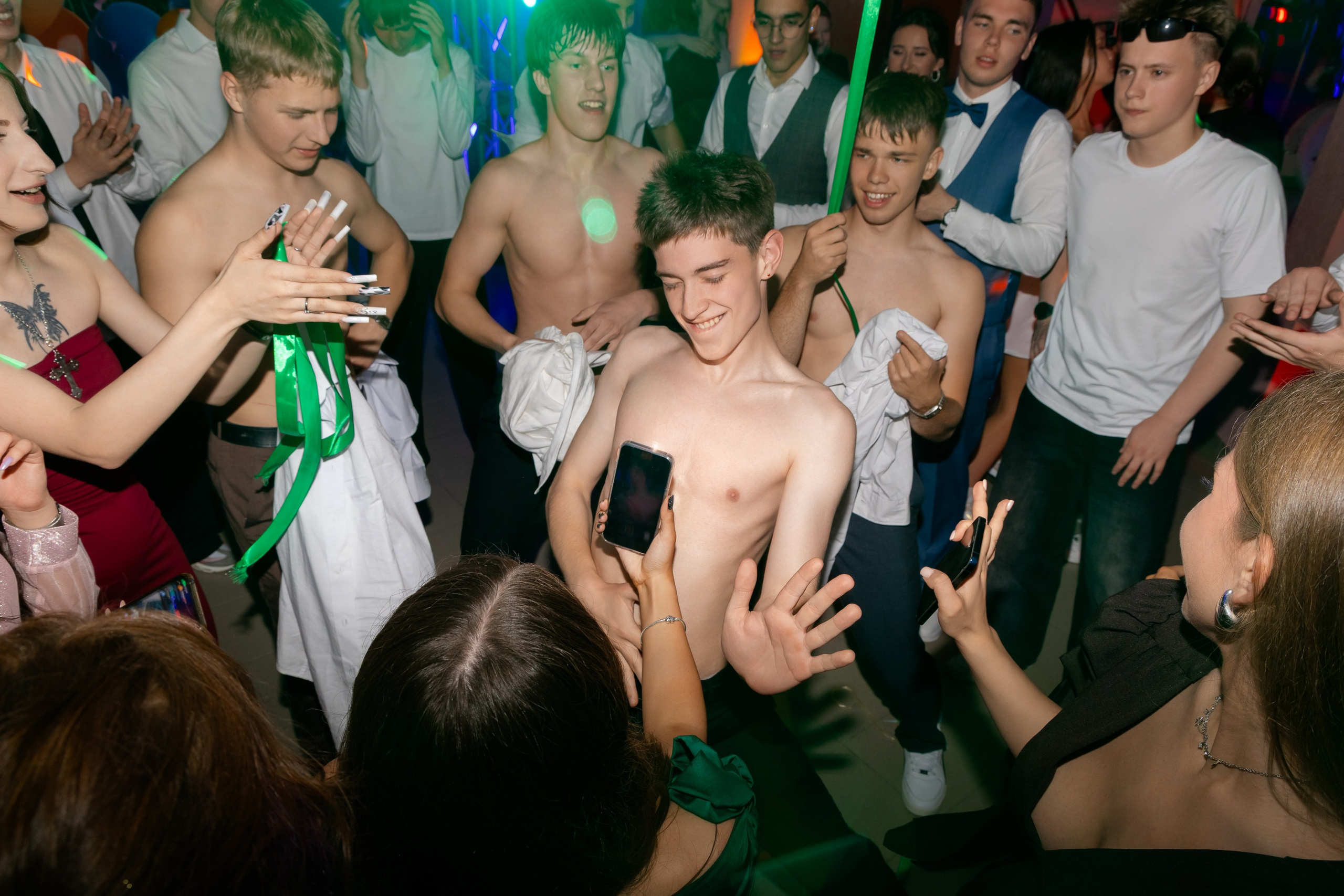 Школьный выпускной 2025 год в Минске, Беларуси. Свадебный фотограф в Минске/Беларуси Сергей Спиридонов