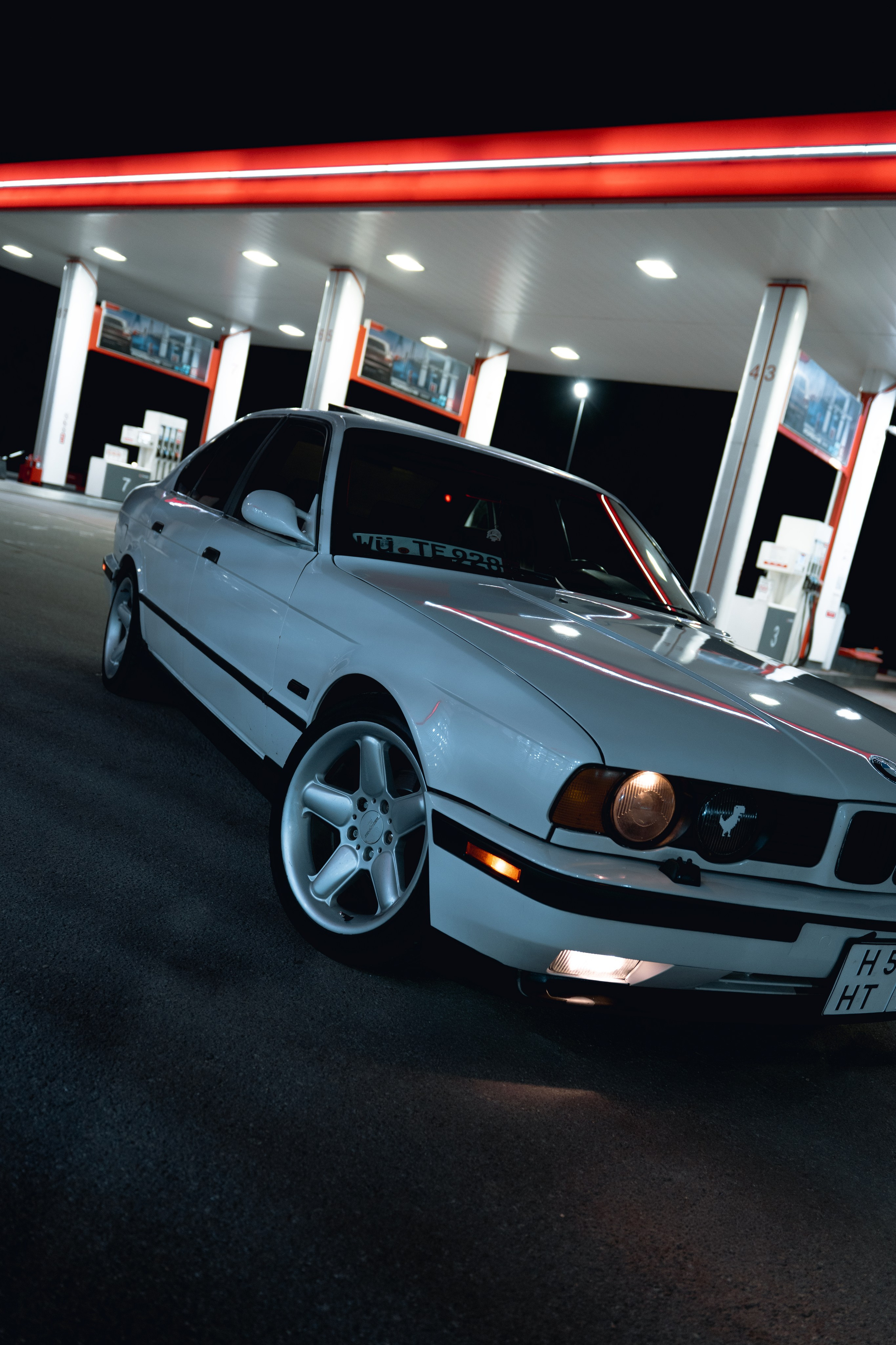 Фотографии Никиты и его BMW E34