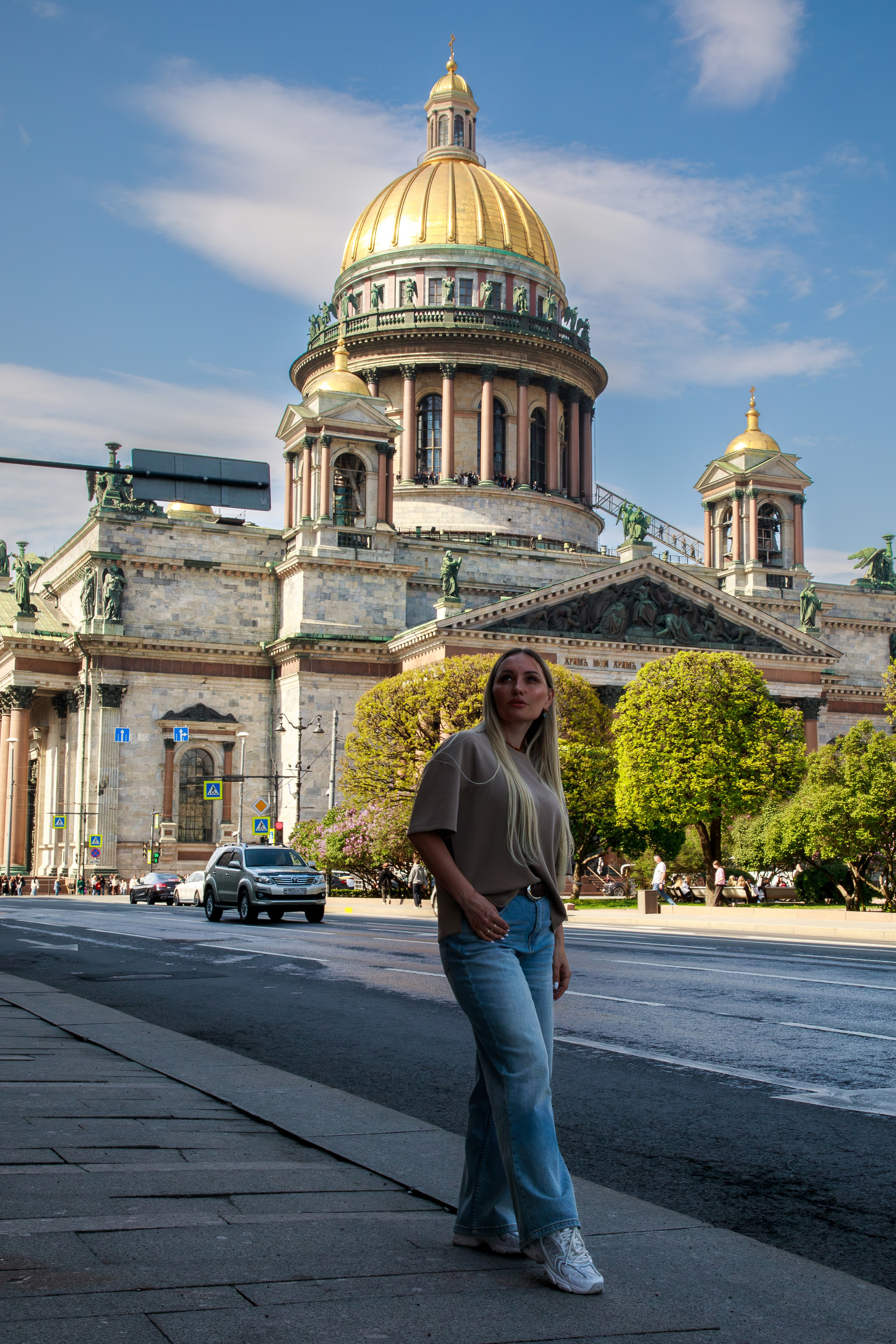 Прогулка у Исаакиевского собора с Анной. Фотограф в Санкт-Петербурге Таня Михайлова