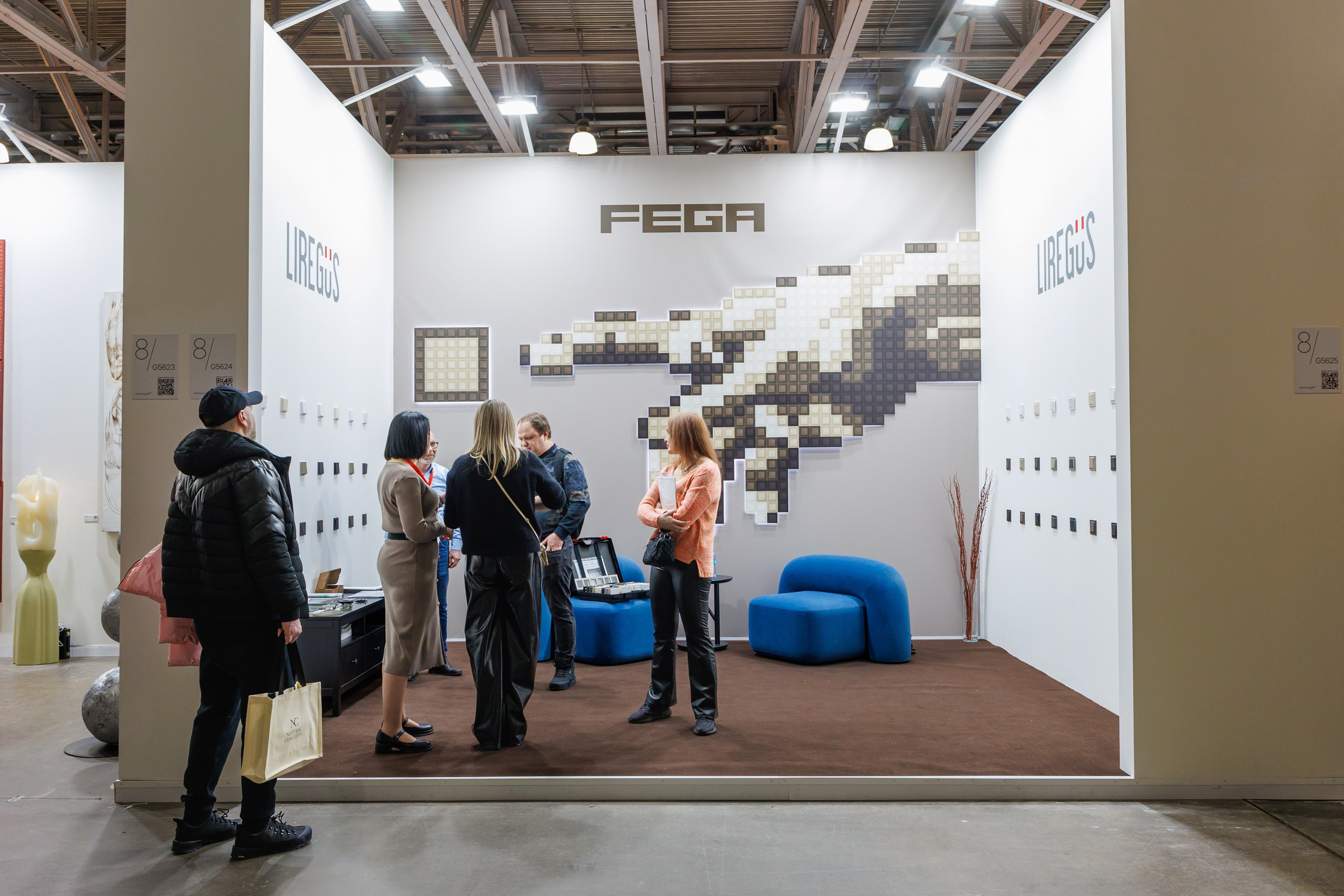 Фотосессия стенда в рамках выставки. Фотограф в Москве Дмитрий Емельянов