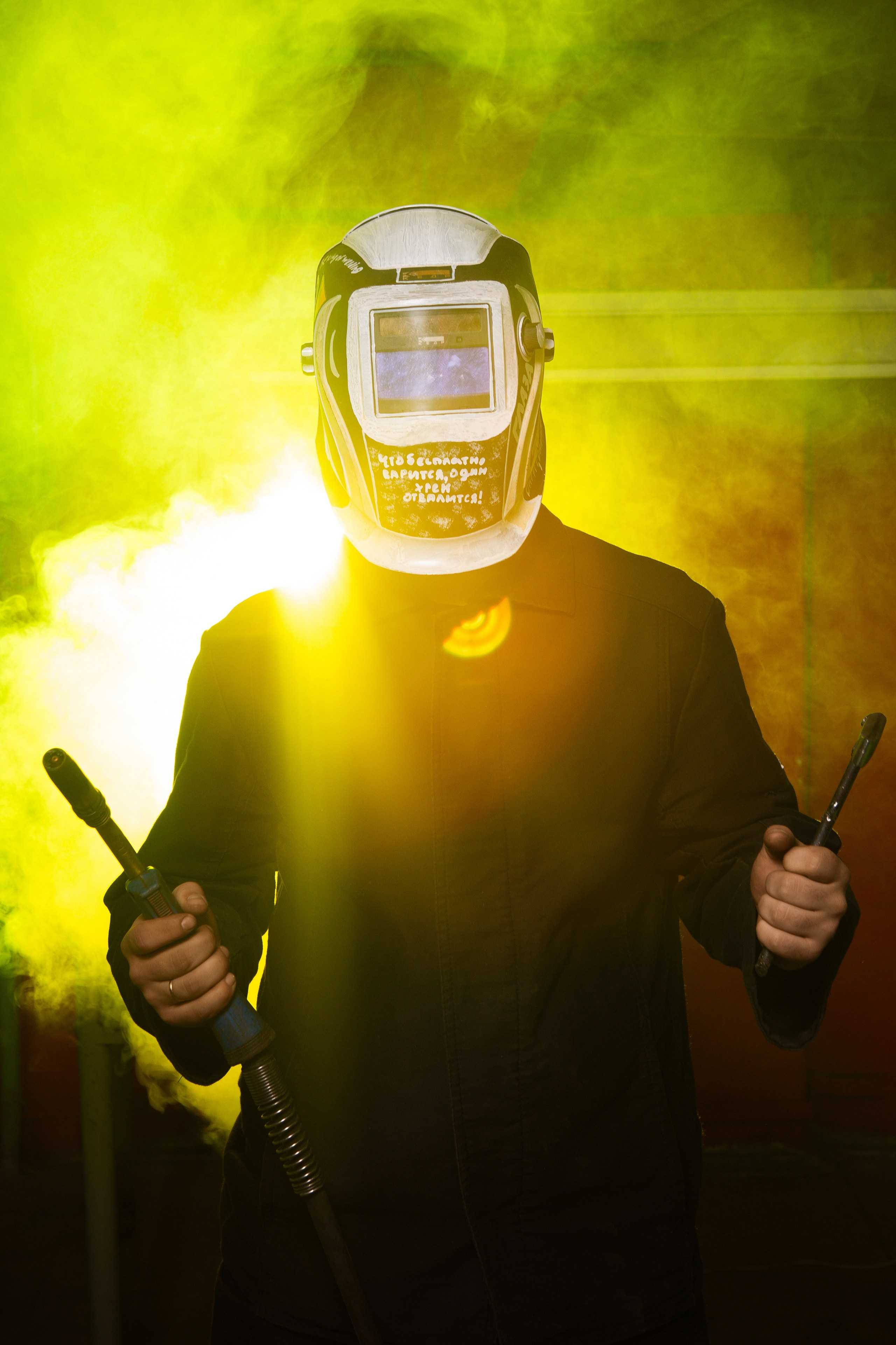 Портретная Фотосессия в Цеху для Выпускников Сварщиков | Твой Альбом Мценск. ТВОЙ АЛЬБОМ / ТВОИ ПРАВИЛА