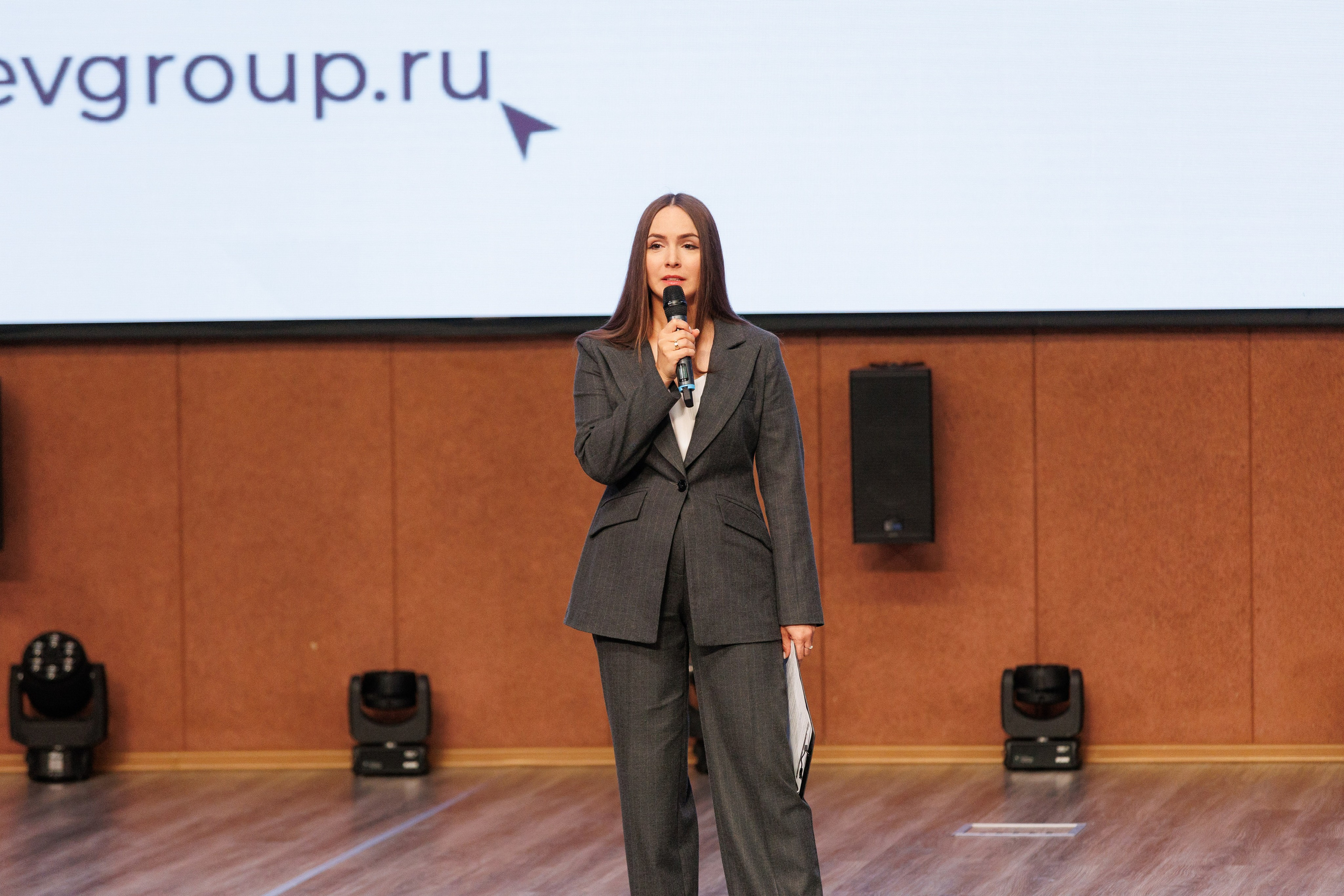 Форум Максима Батырева «Продажи по-новому». Репортажный Фотограф в Москве Юра Гушан