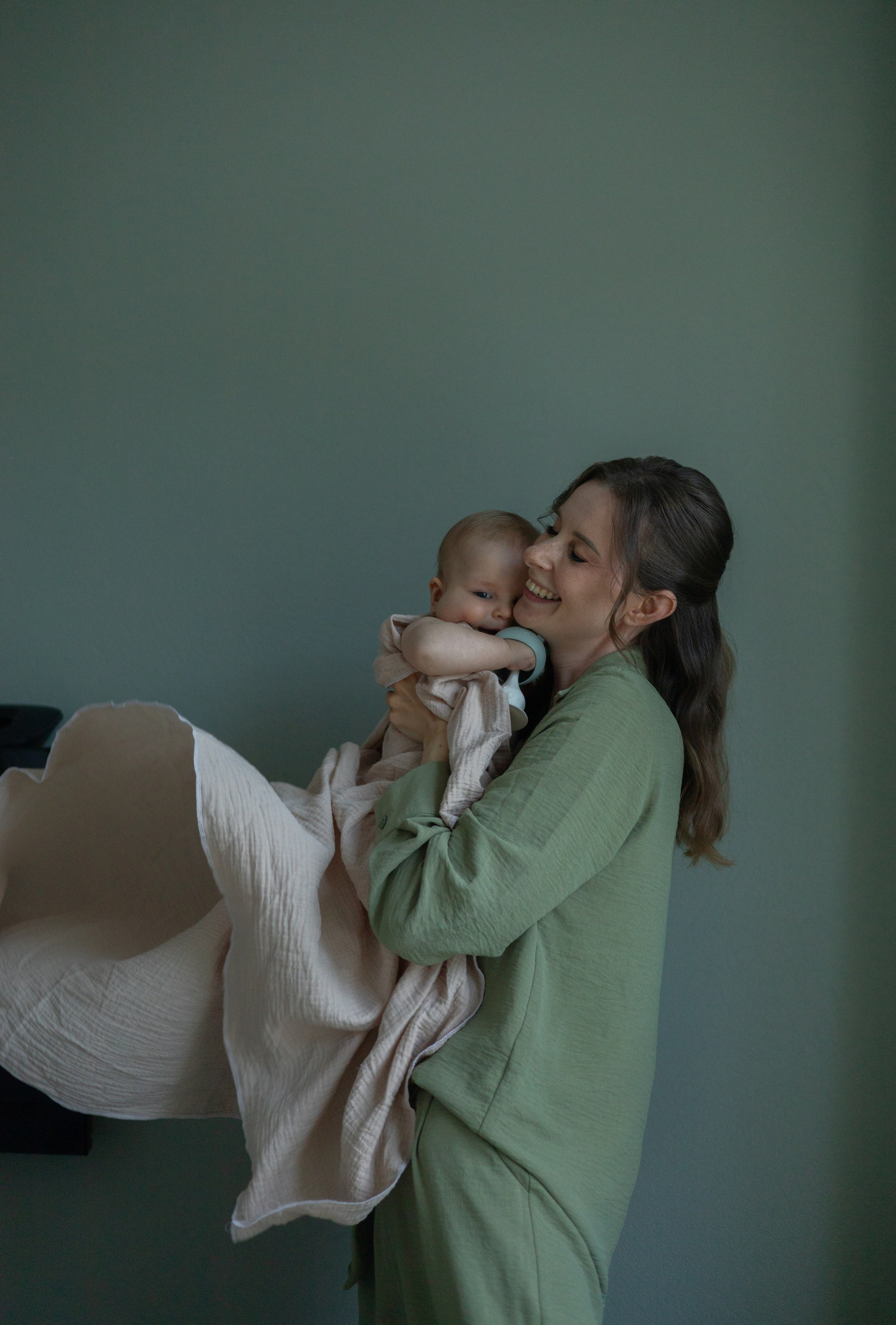 Рина, Илья и маленький Артем. Главная