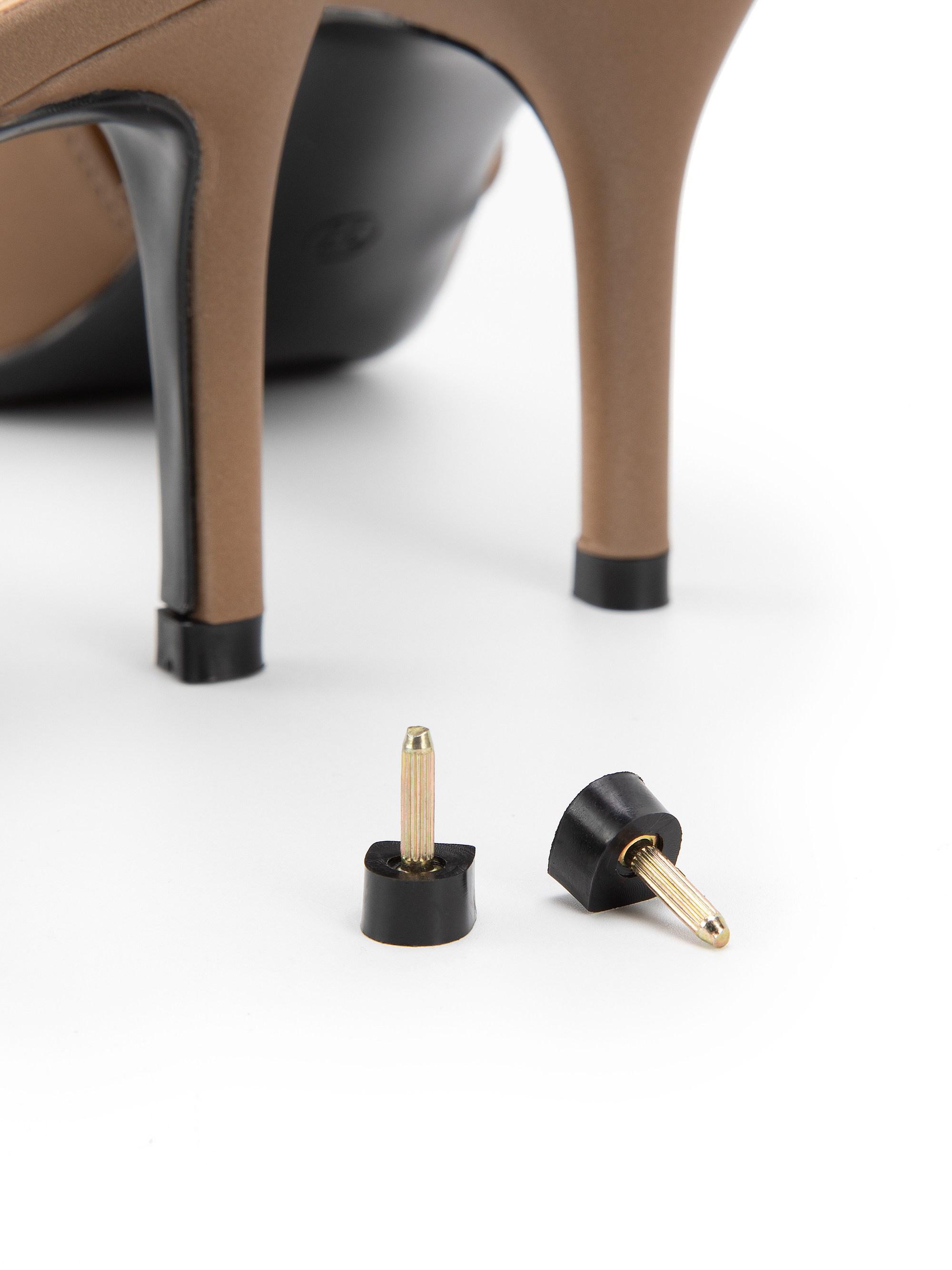 Каталожная фотография обуви. Фотограф в Москве Егор Гончаров