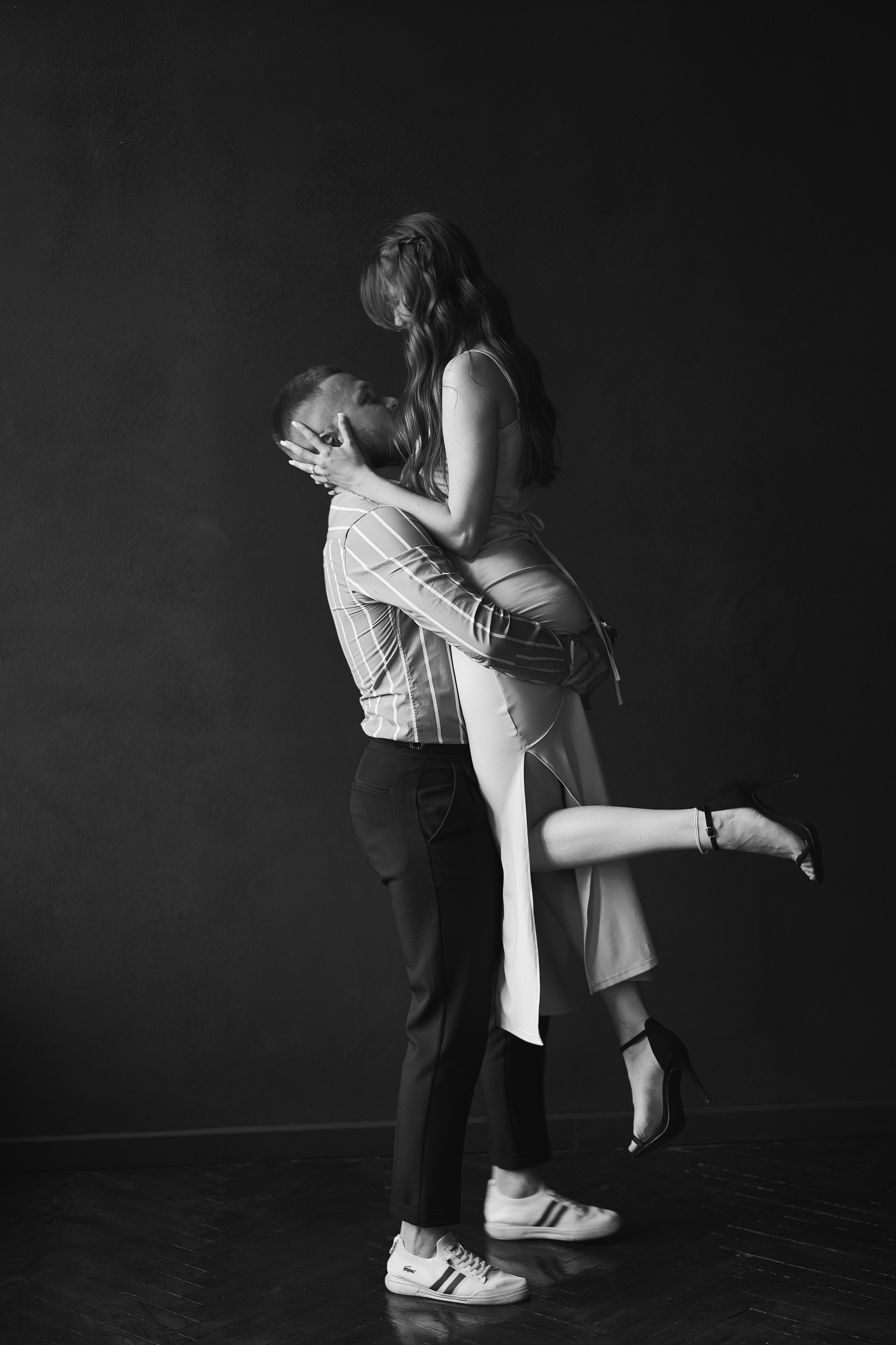 Фотосессия влюбленные в студии. Фотограф Екатеринбург Кокшарова Александра