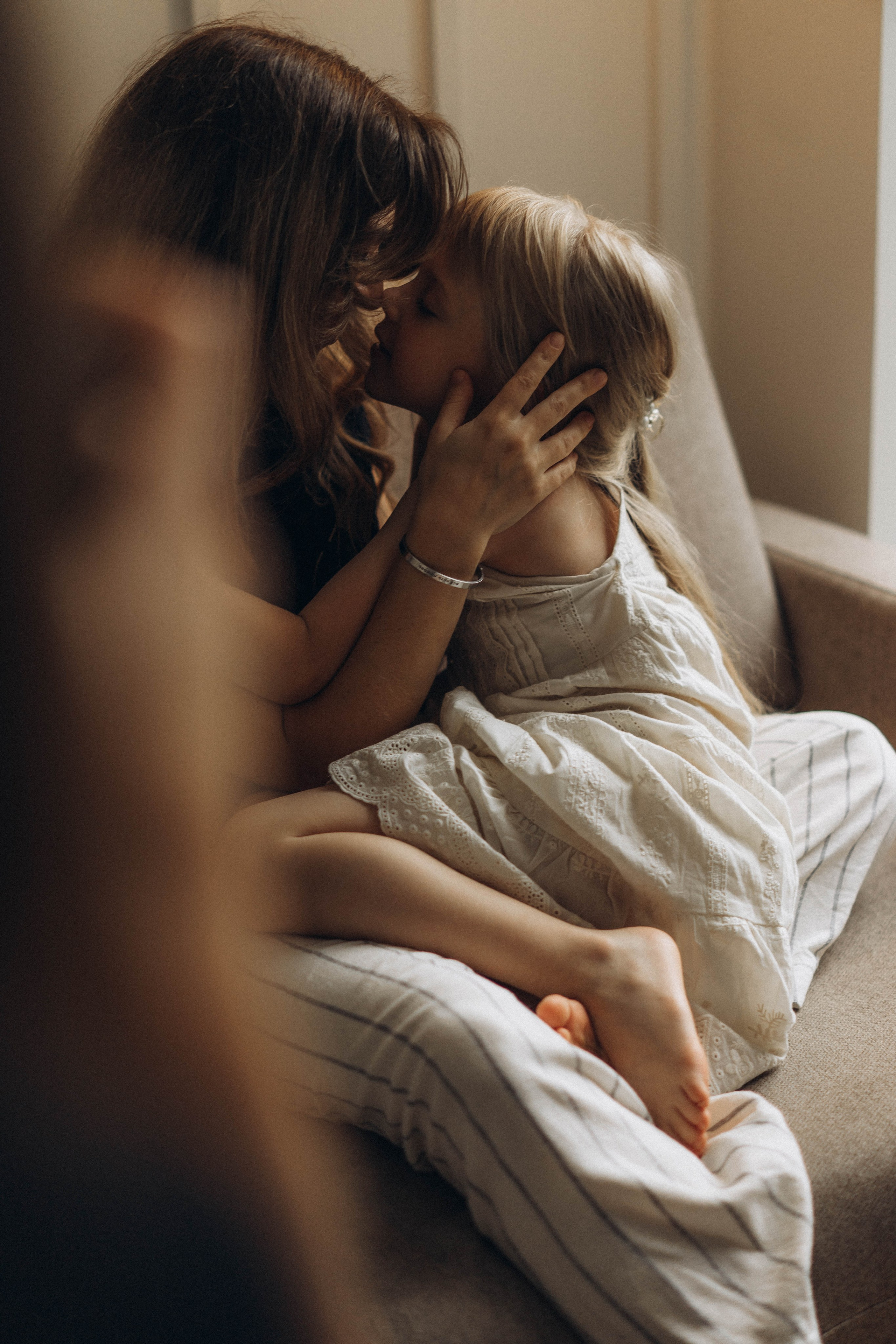 Фотосессия домашняя мама и дочка. Фотограф Екатеринбург Кокшарова Александра