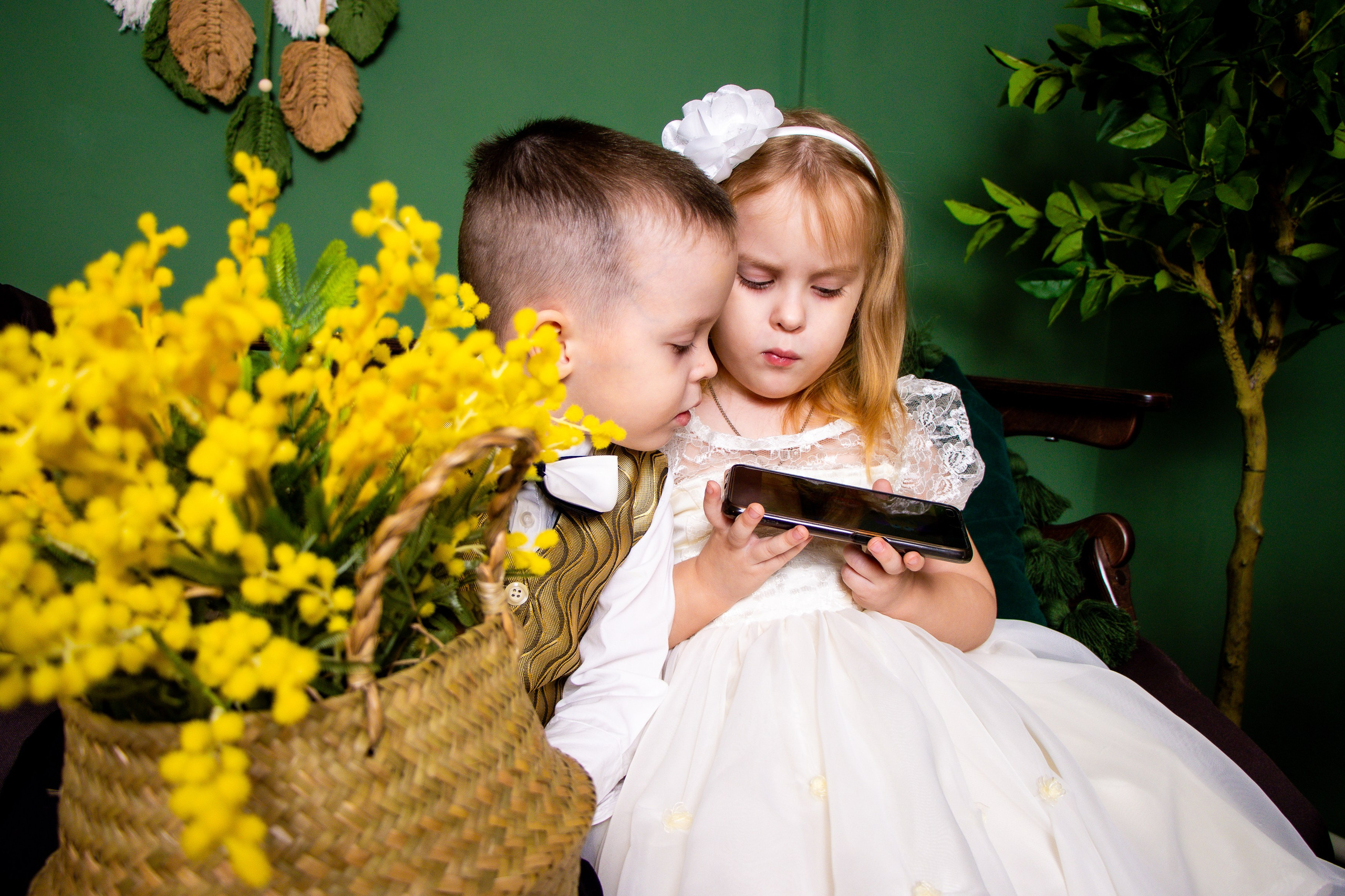 Семейная съемка с мимозой. Фотограф Татьяна Матрос