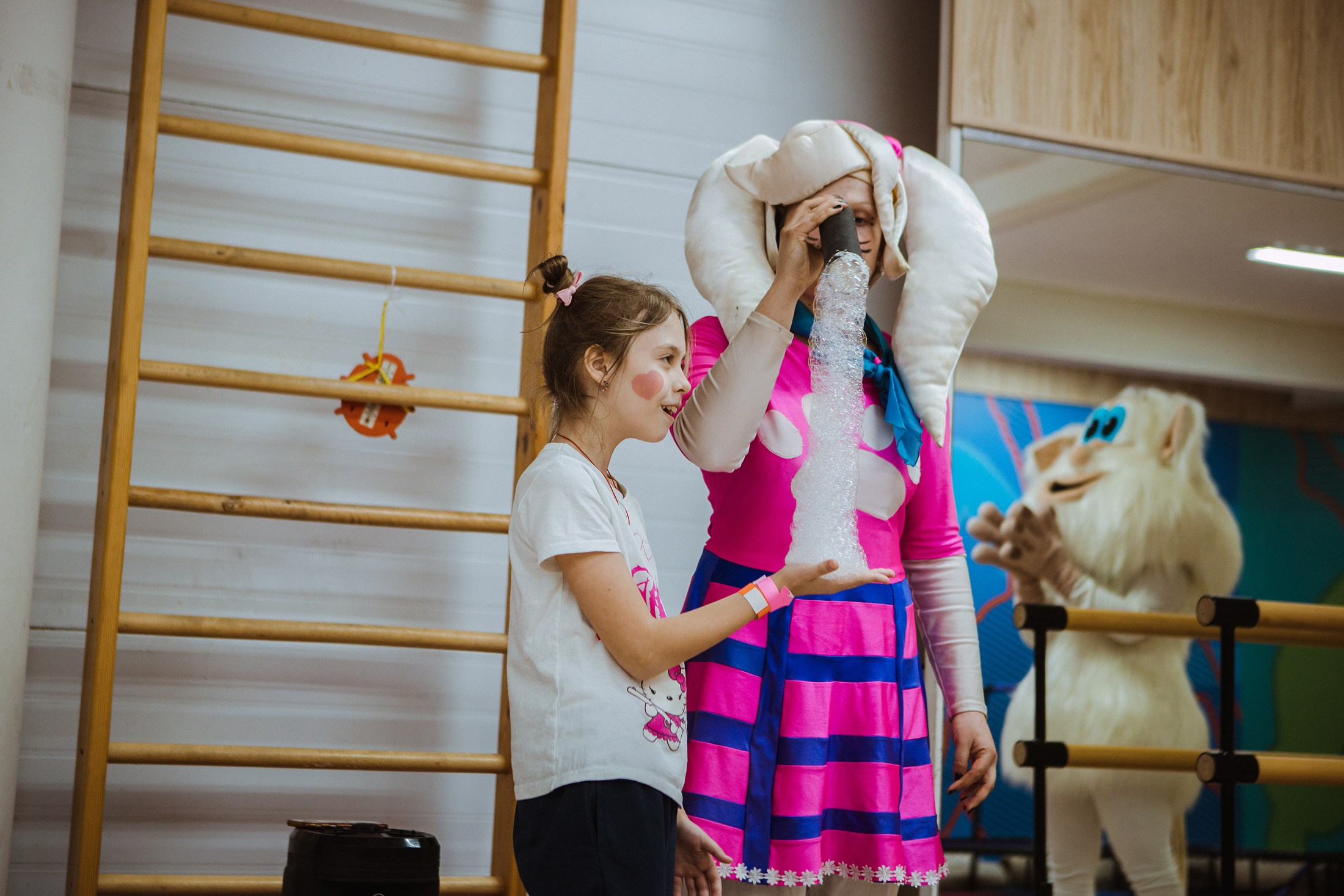 Ника, 5 лет. Батутлет, Волжский. Фотографы в городе Волгограде — Людмила Агеева и Алексей Околелов