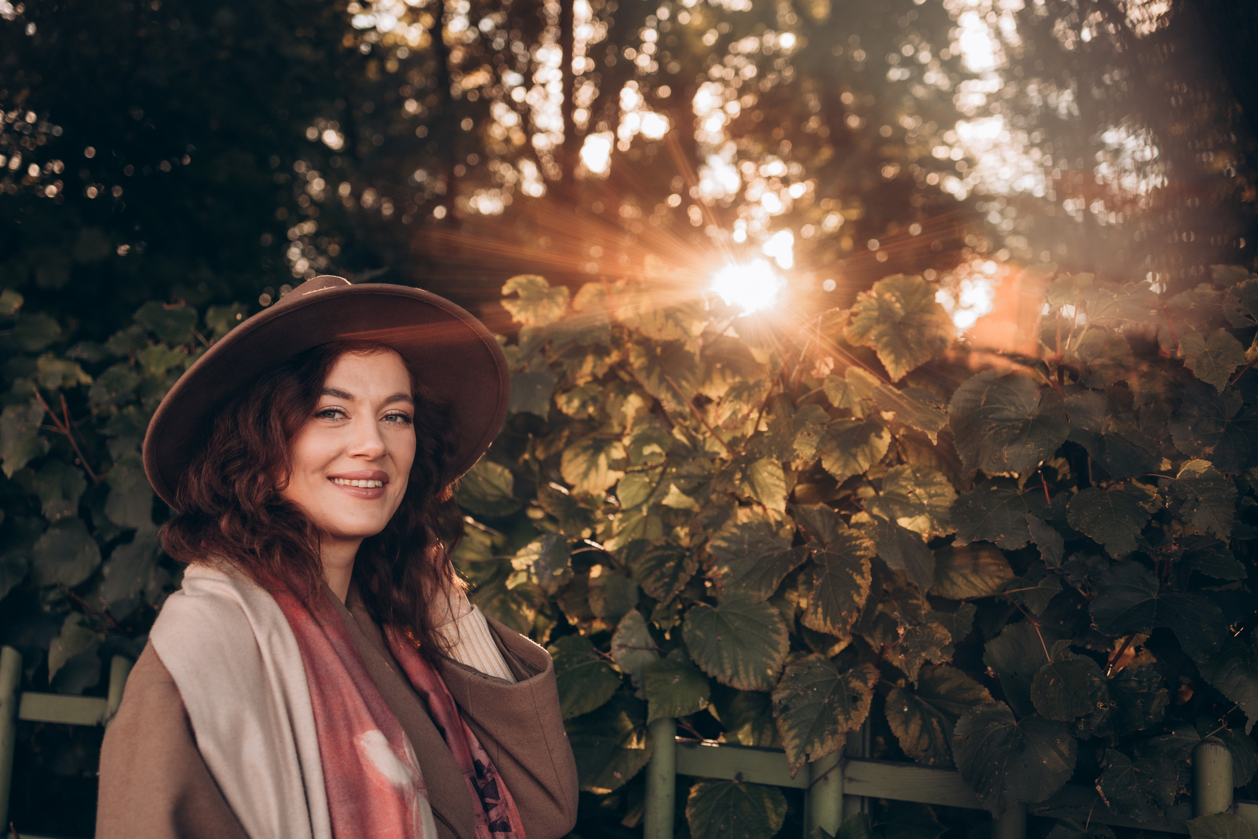 Женская осенняя фотосессия в Летнем саду. Семейный и детский фотограф в Санкт-Петербурге Павлова Елена