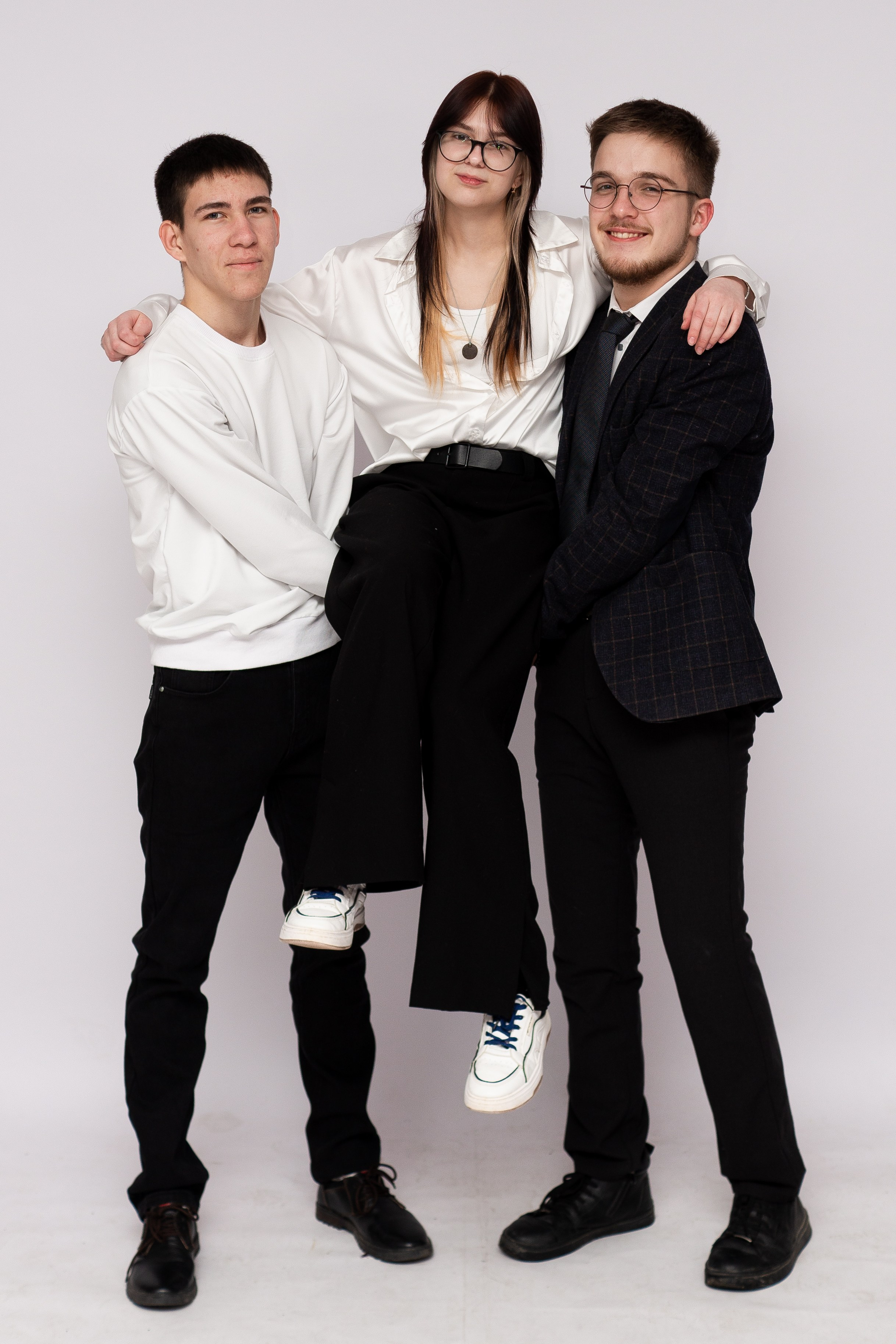 Студия. Выпускники Старшая школа. Выпускные Альбомы и Фотосессии п. Кавалерово