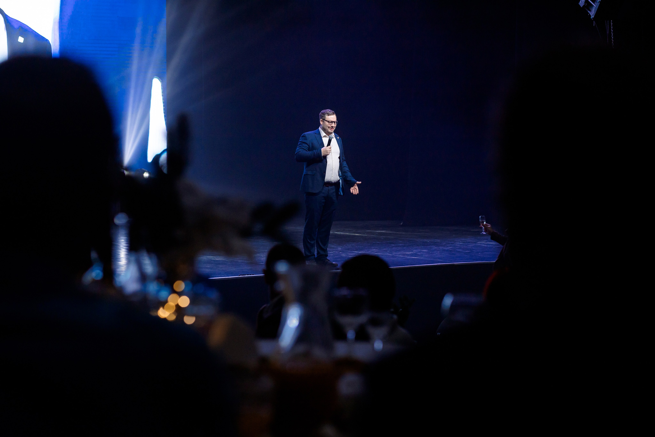 РЕПОРТАЖ: НОВЫЙ ГОД В ДК МЕТАЛЛУРГ. Профессиональный фотограф в Ижевске Леша Петров