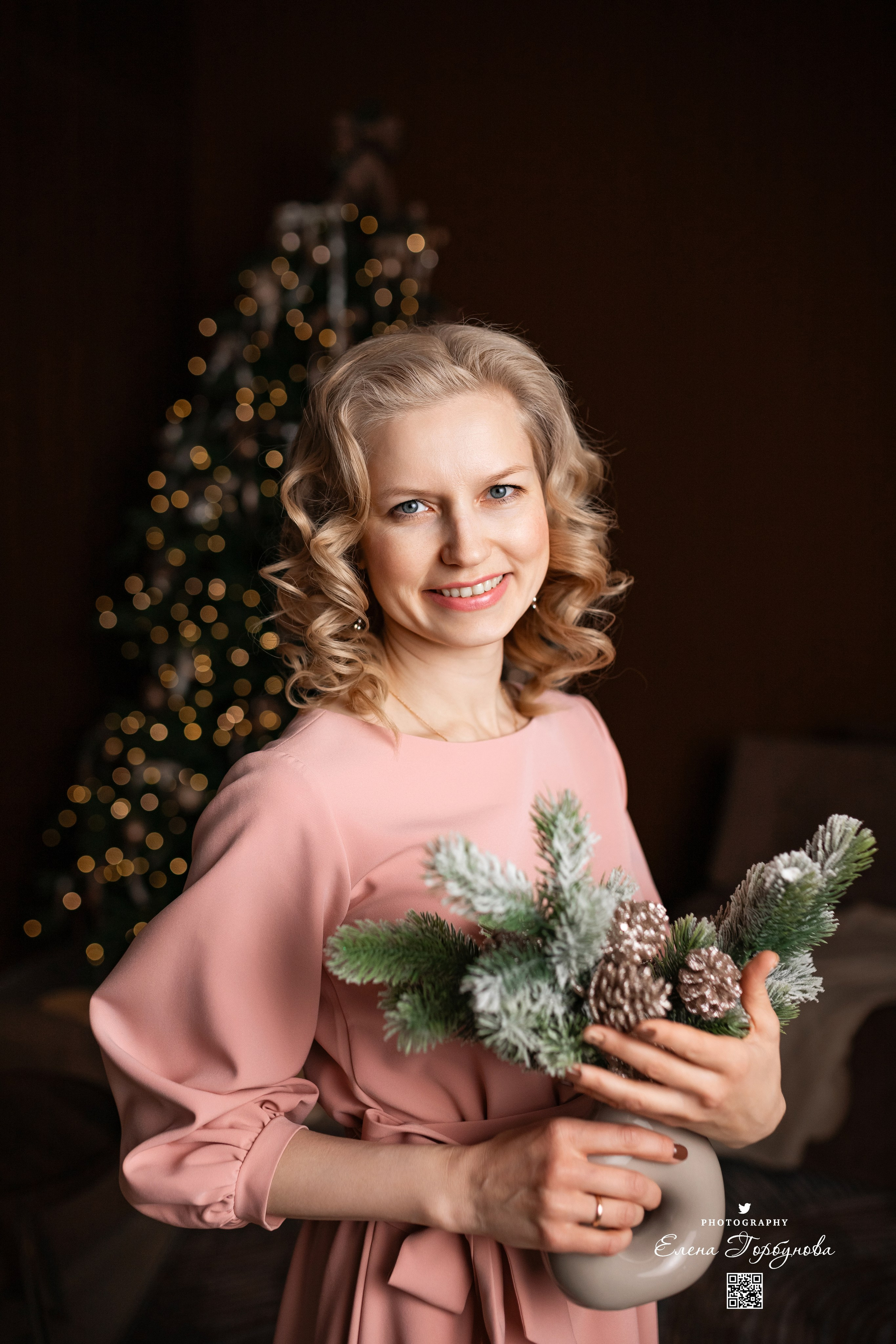 Семья Светланы. Студия Prestig Декабрь 2024. Фотограф Пермь. Свадьбы. Семья и дети, школа, д. сад. Фотокниги