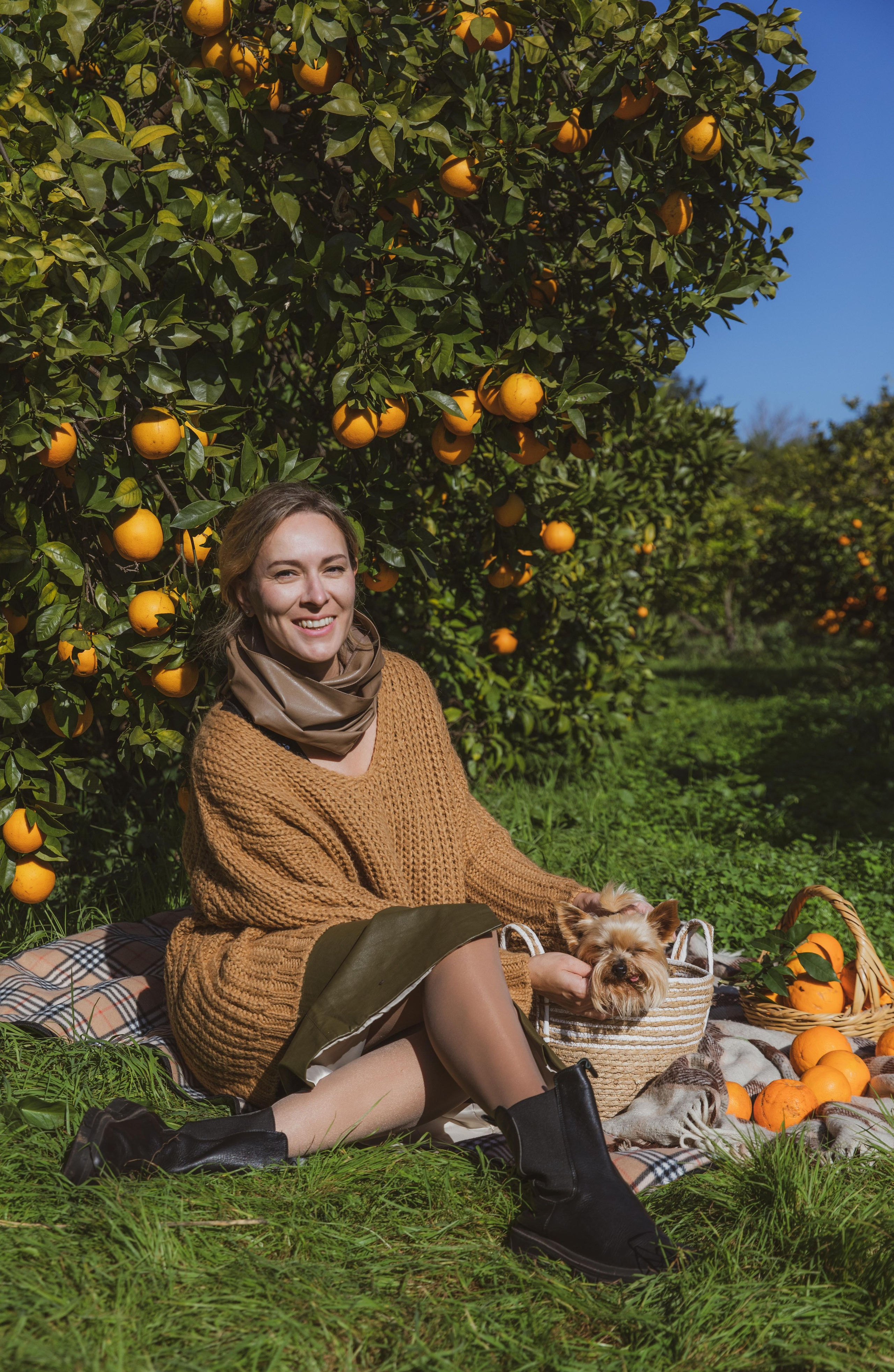 Photographer in Monte Gordo, Portugal. Photo project orange pearls Algarve