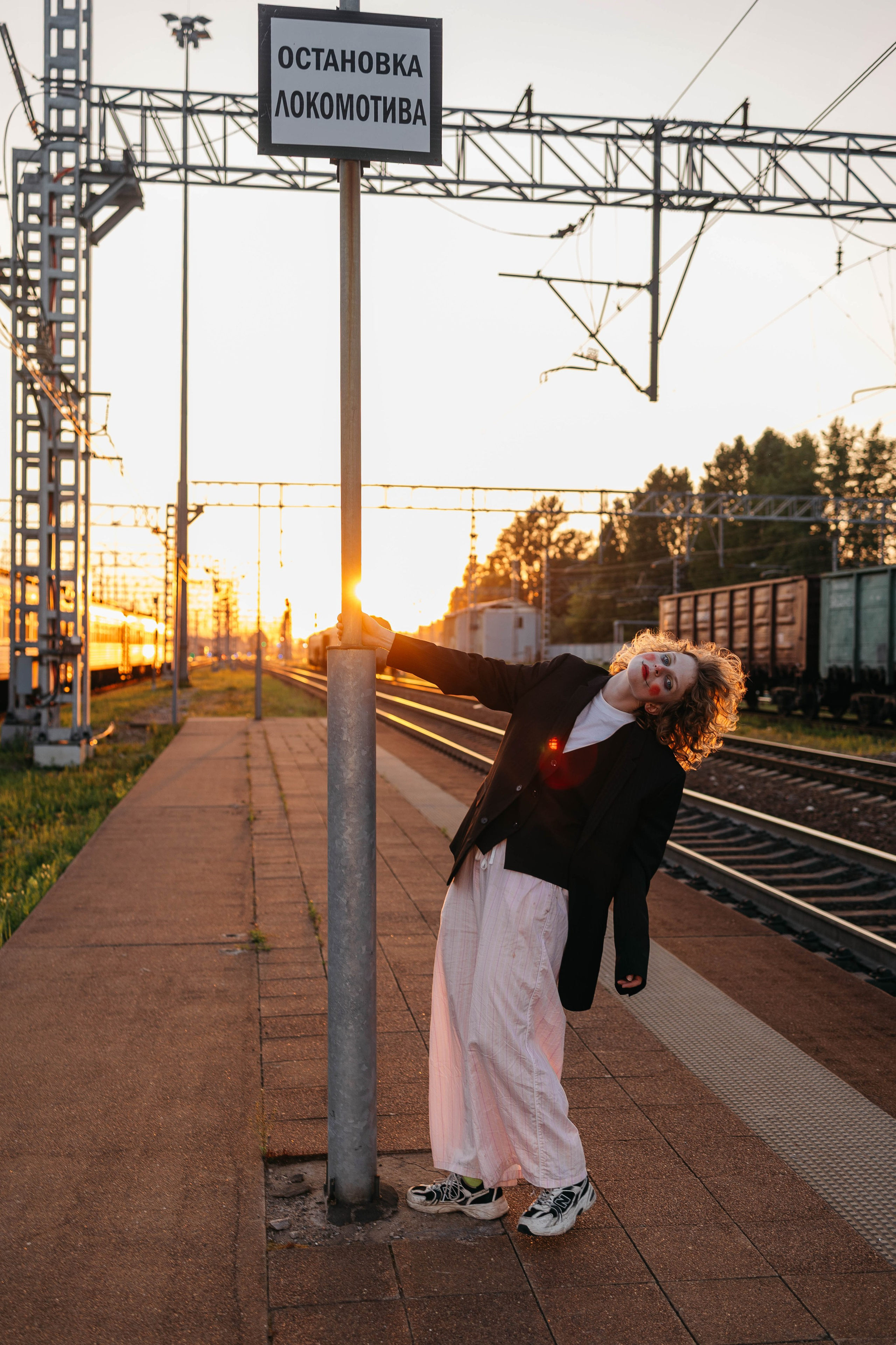 Закат на ЖД вокзале. Лиза. Фотограф в Твери Лагодная Яна