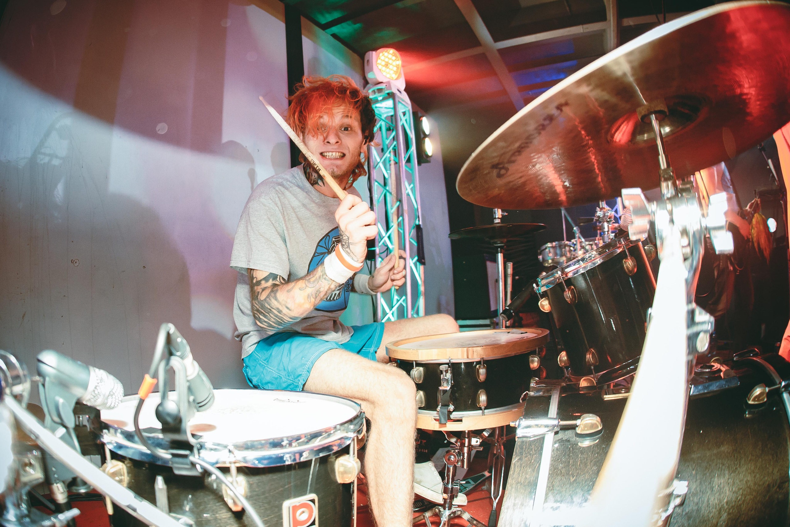 ВКЛЮЧАЙ МИКРОФОН (ПОЗОРНАЯ ОБЗОРНАЯ). Фотограф Сонкина Татьяна